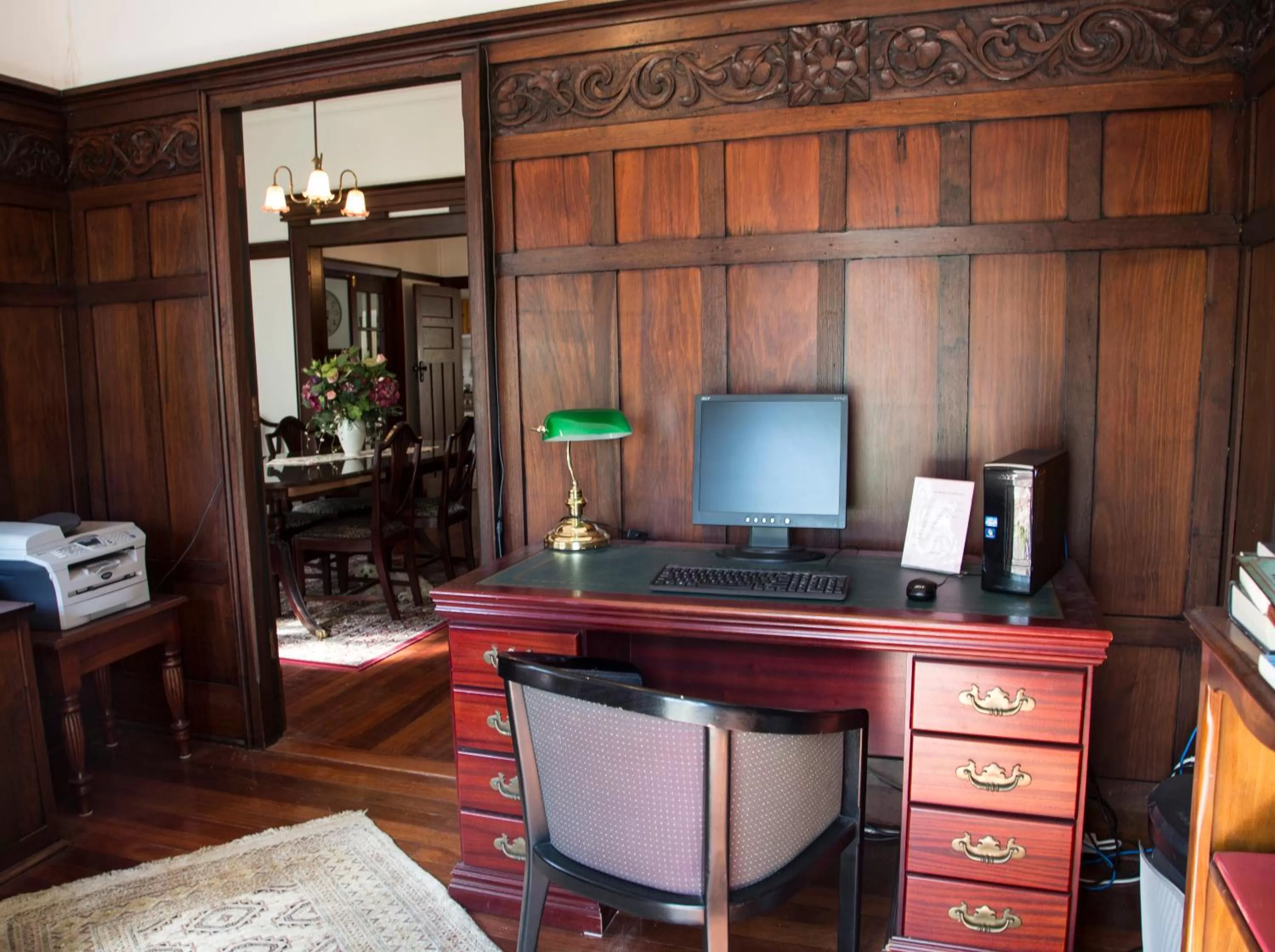 Library in Rosebridge House Bed & Breakfast Adult Retreat