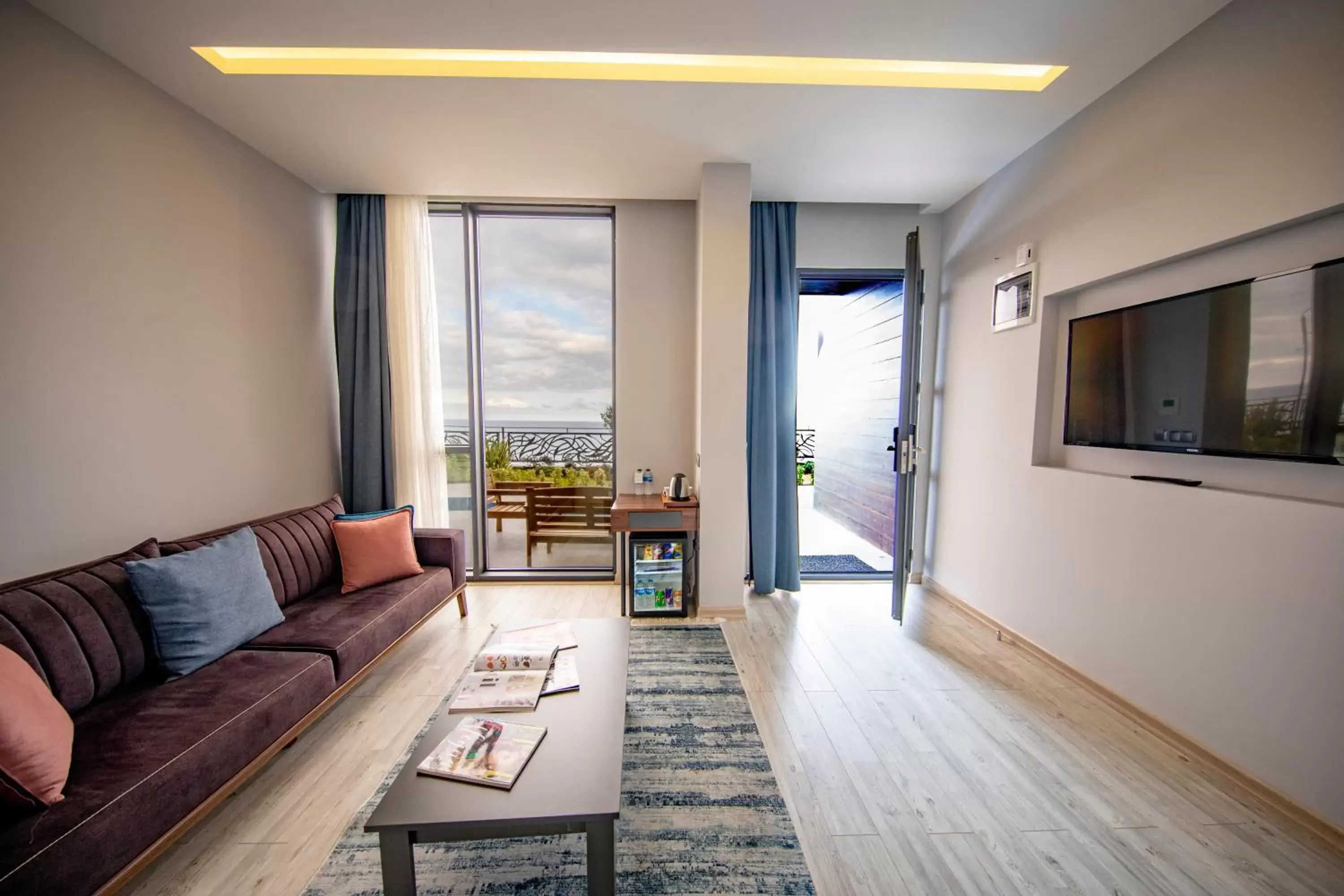 Suite with Patio and Sea View in Peerless Villas Hotel Suite with Patio and Sea View in Peerless Villas Hotel