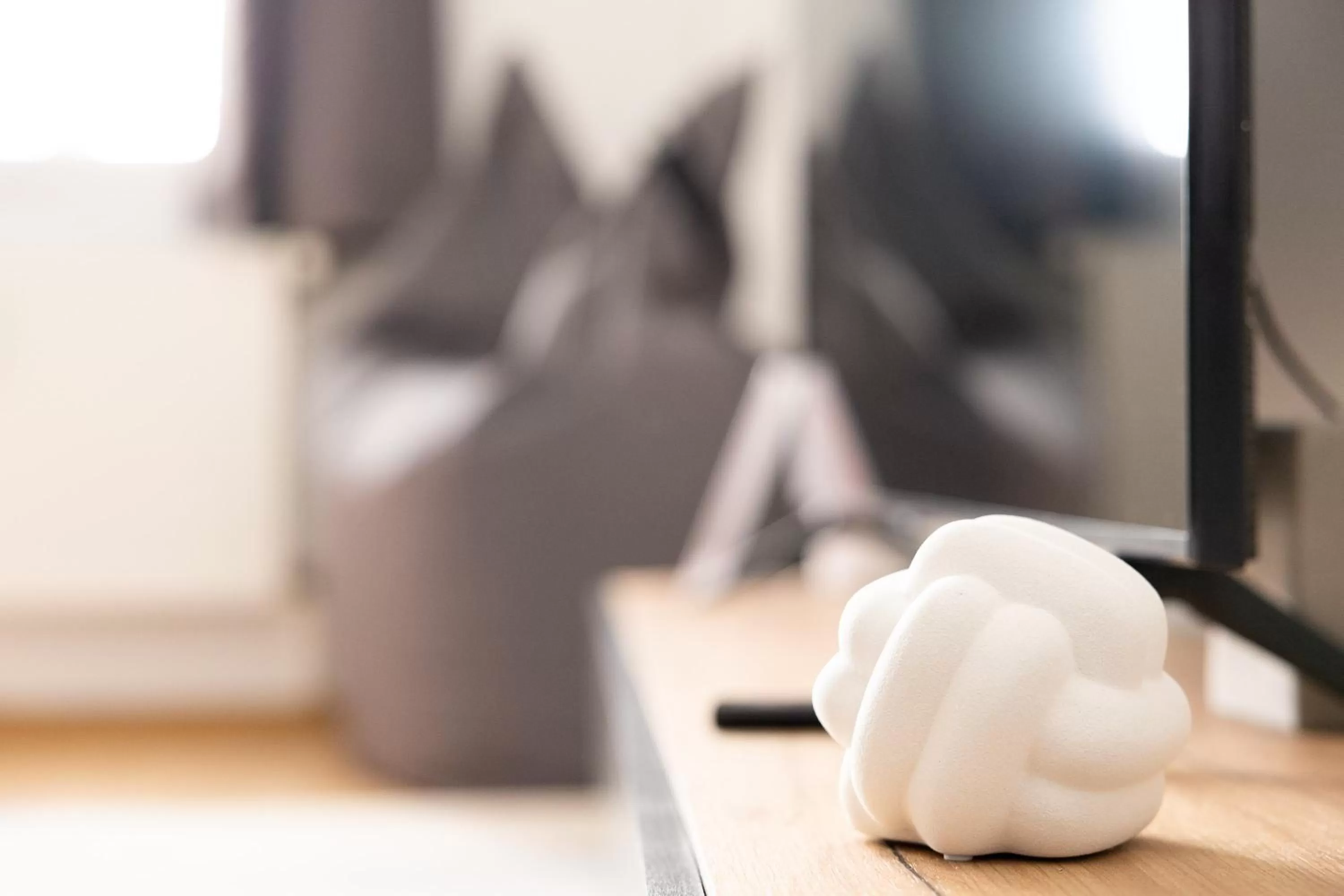 TV and multimedia in Ko-Living Space an der Oper - Street Art Design Apartments