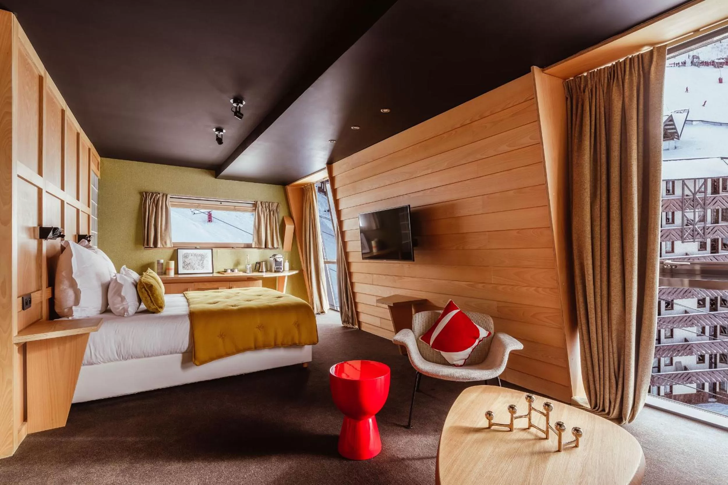 Photo of the whole room, Bed in Altapura Hôtel & Spa Val Thorens
