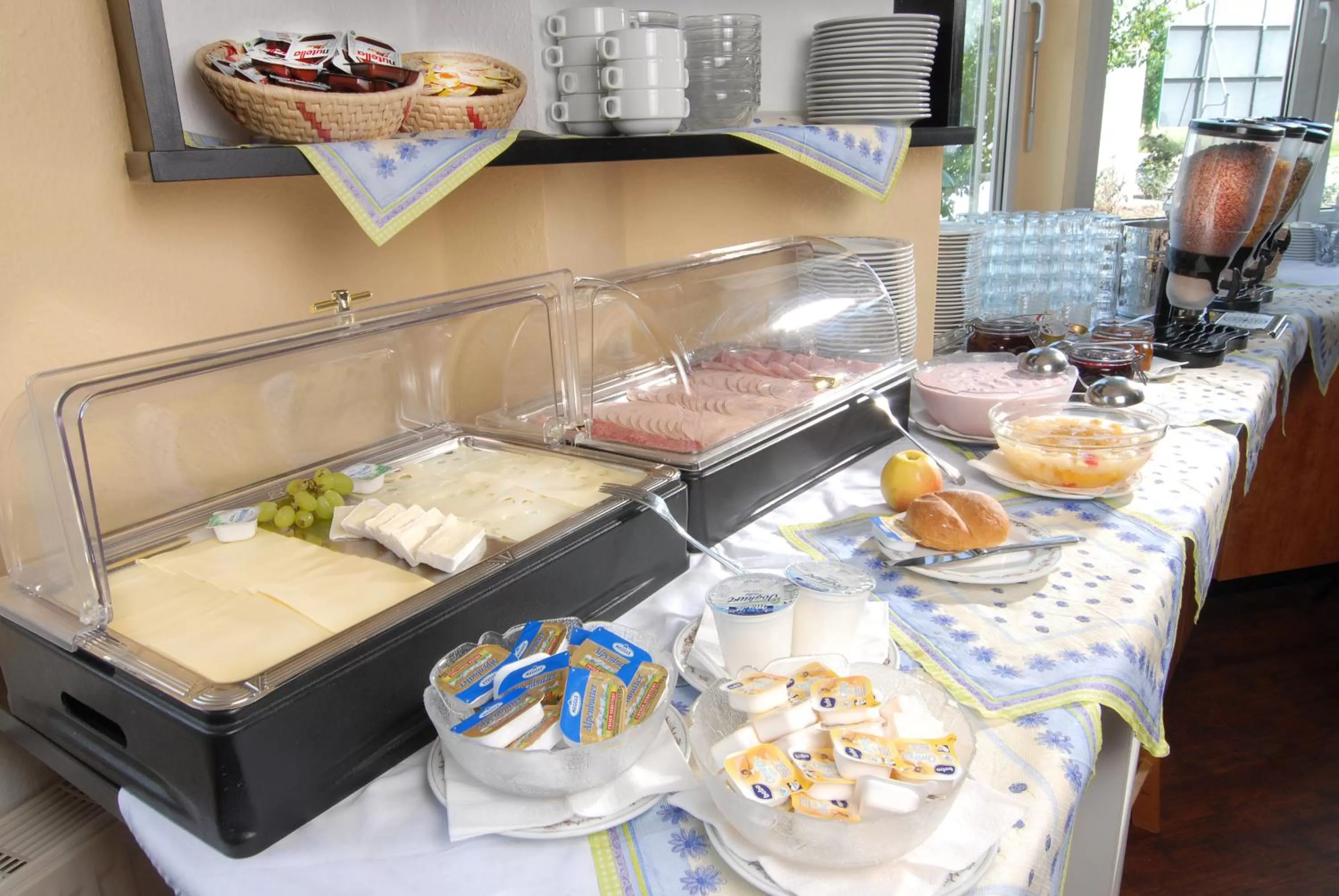 Restaurant/places to eat in Euro-Hotel