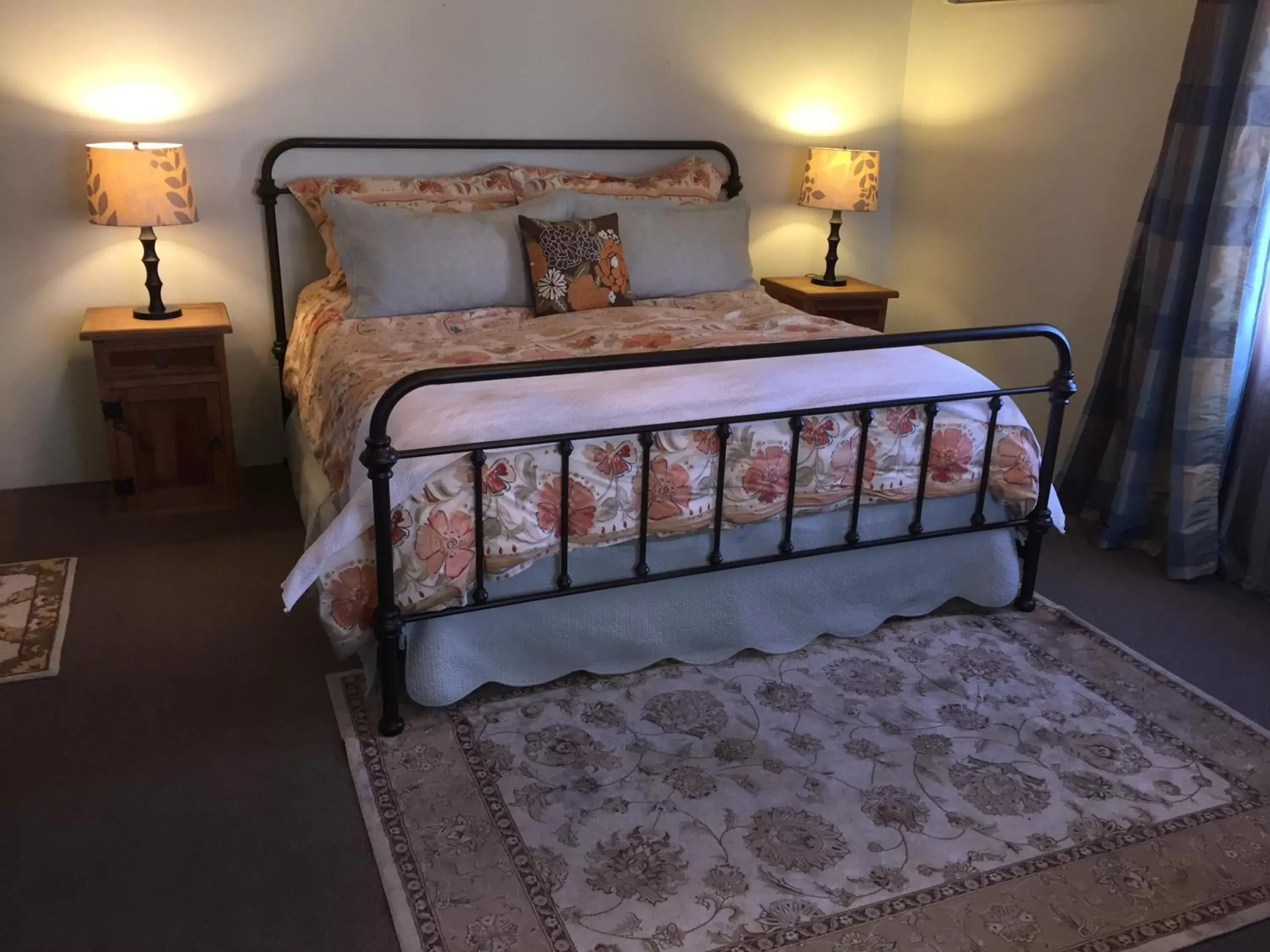 King Room in Casa de Tres Lunas/House of Three Moons King Room in Casa de Tres Lunas/House of Three Moons