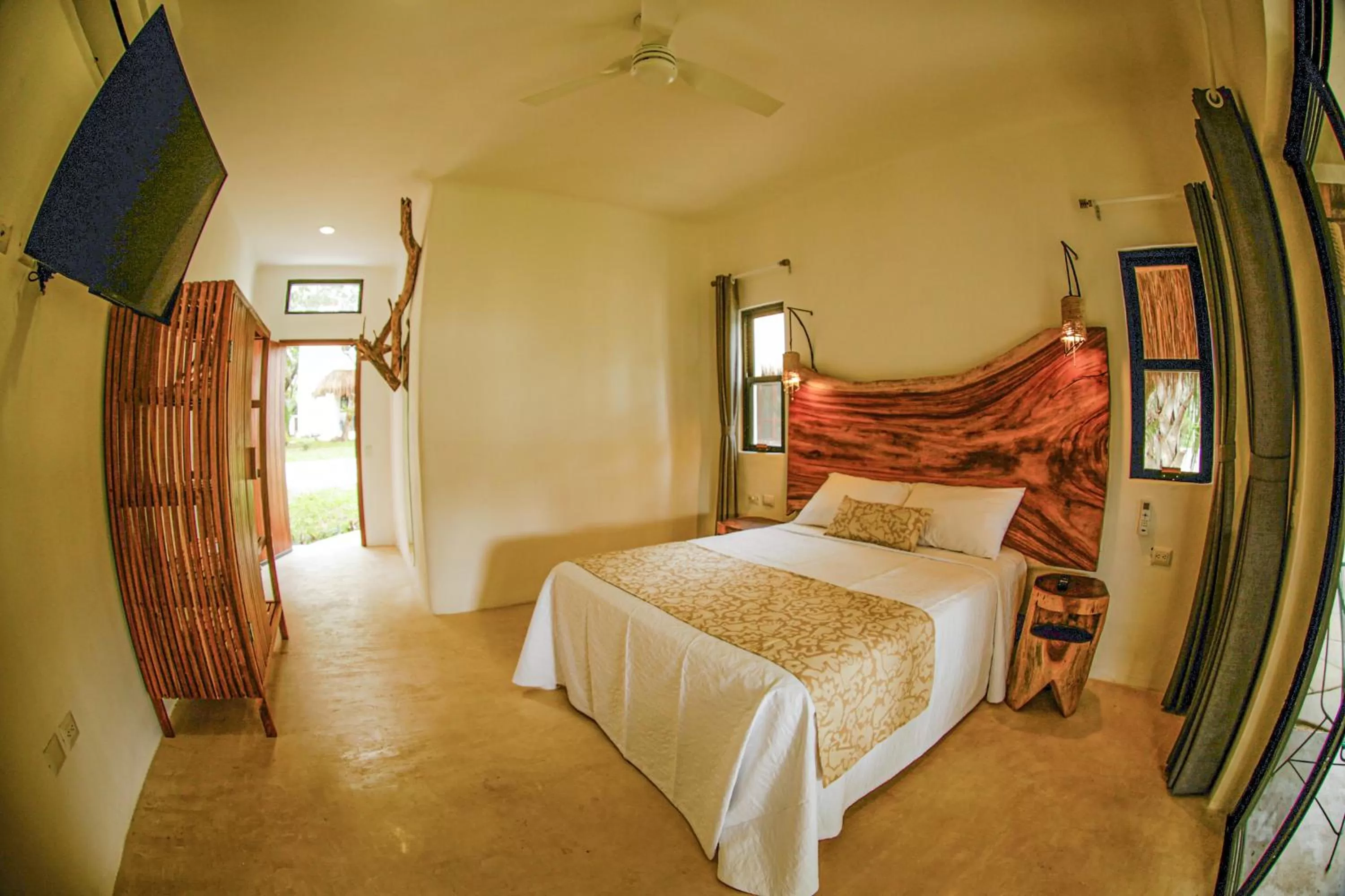 Photo of the whole room, Bed in Mi Kasa Tu Kasa Bacalar