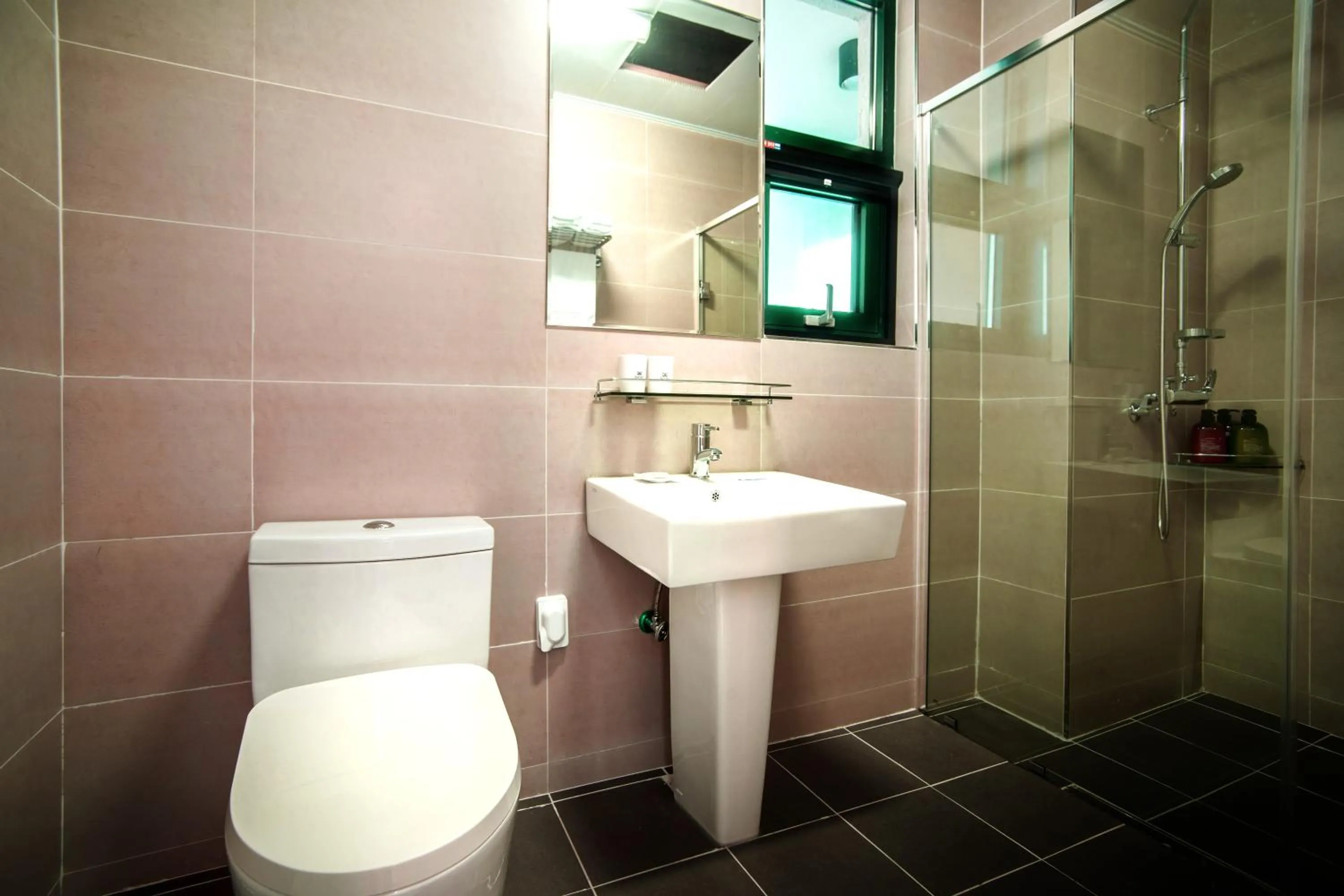 Toilet in Poema Stay Pension