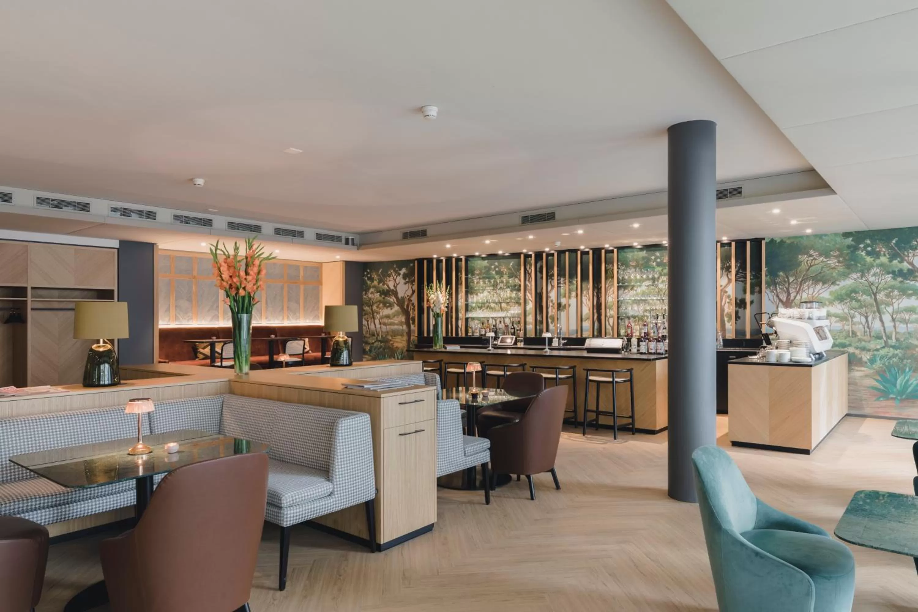 Restaurant/places to eat in Residence Hotel