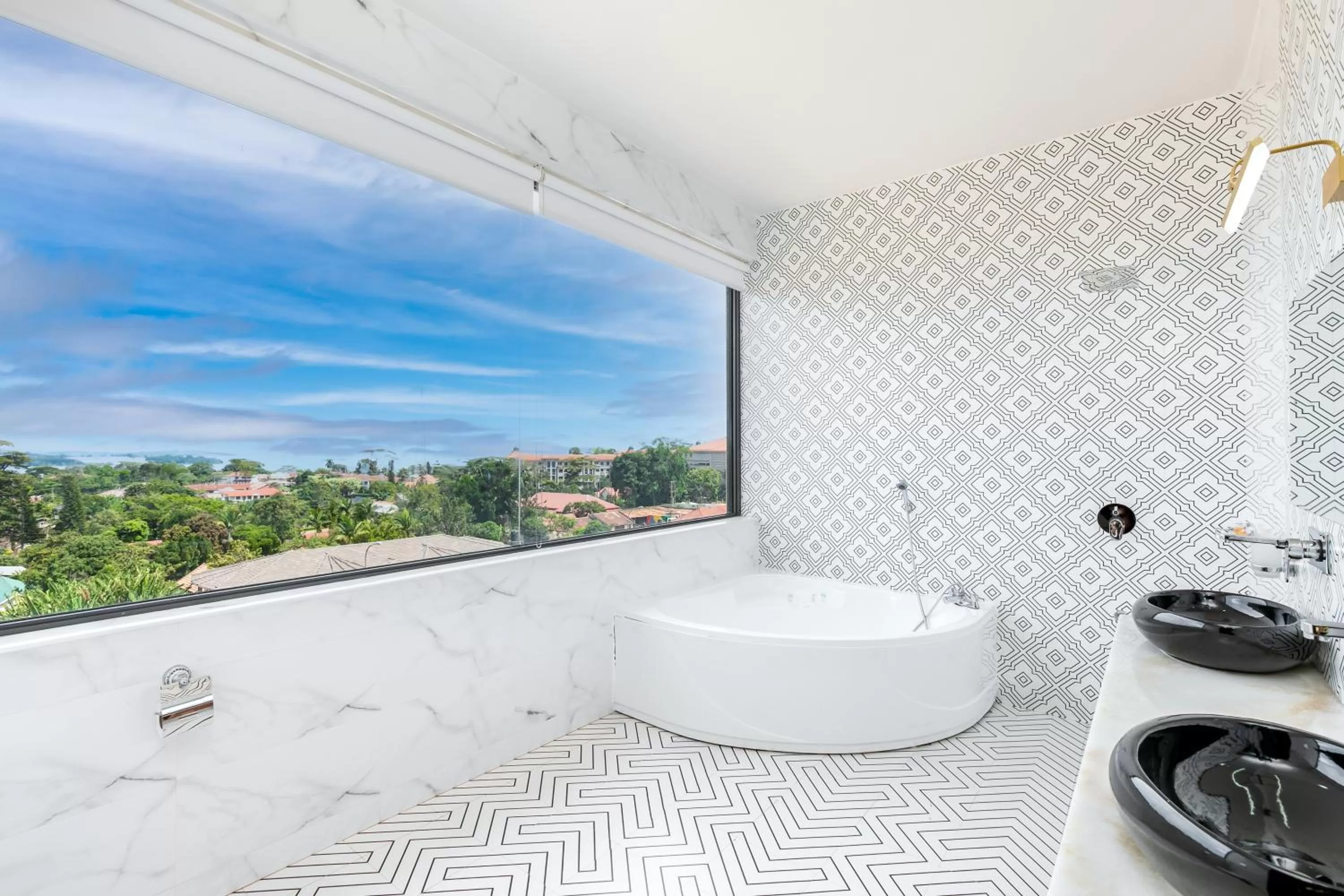 Bathroom in Hotel Horizon Entebbe