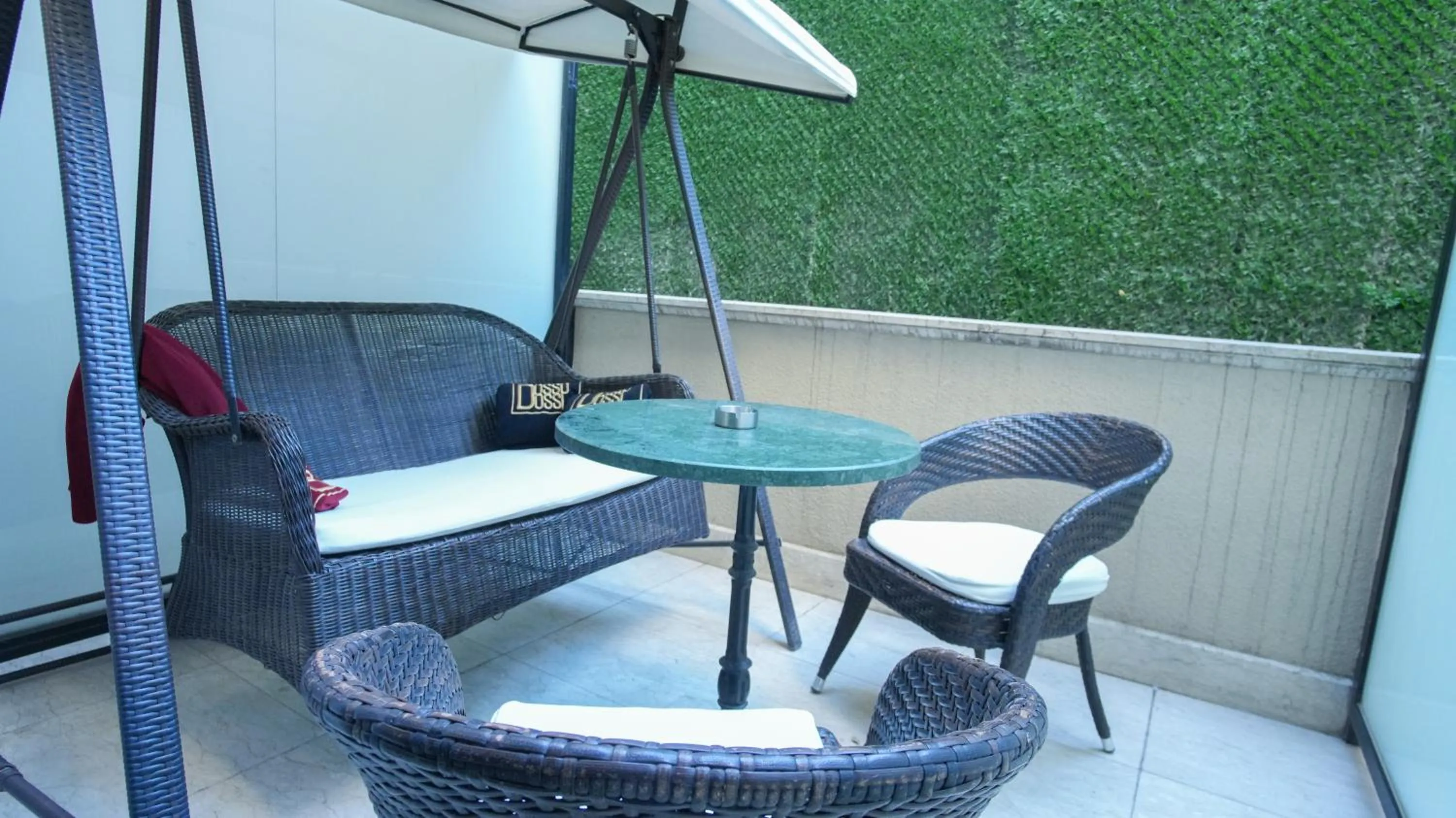 Garden in Dosso Dossi Hotels Old City