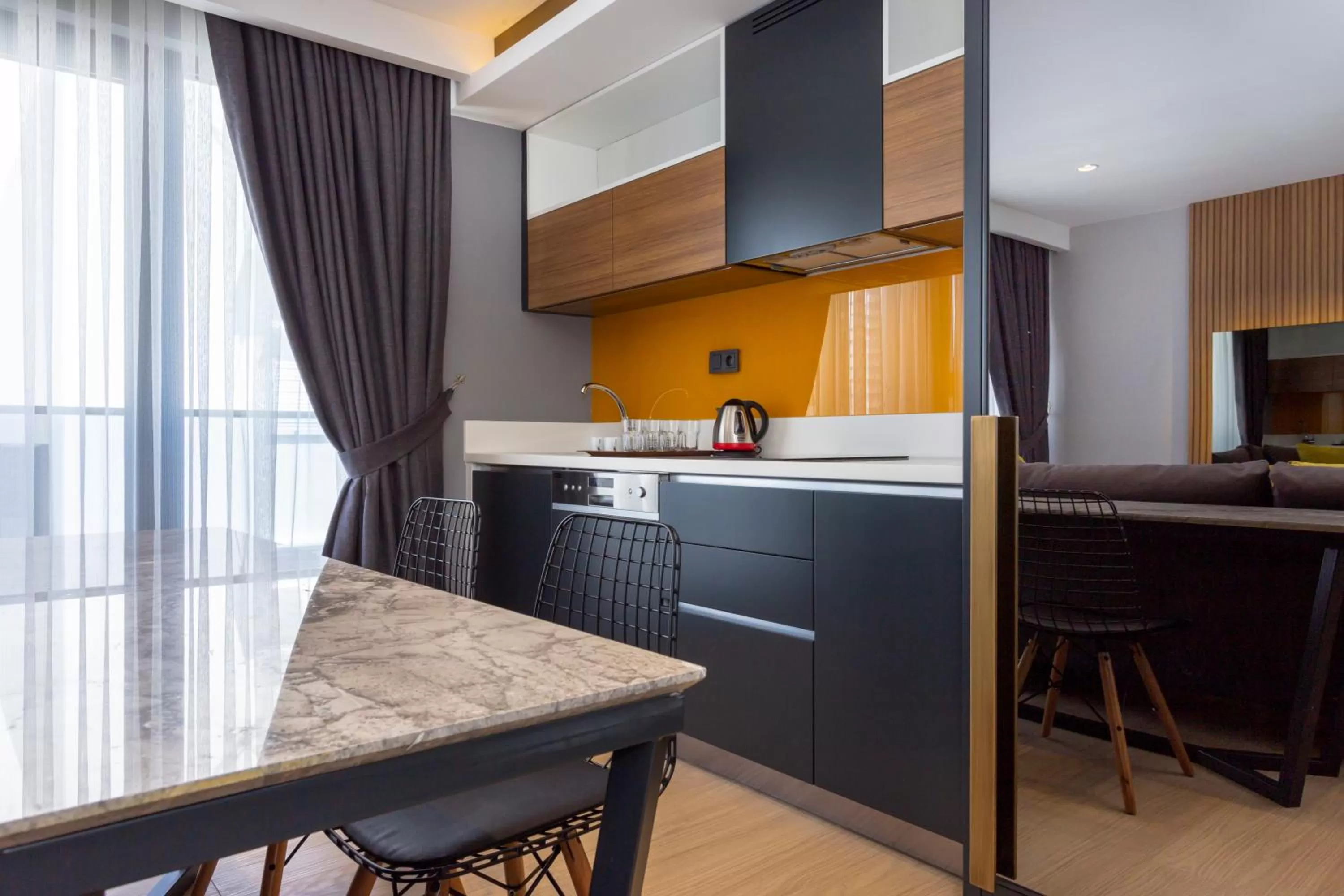 Kitchen or kitchenette in Nox Suite Rezidans