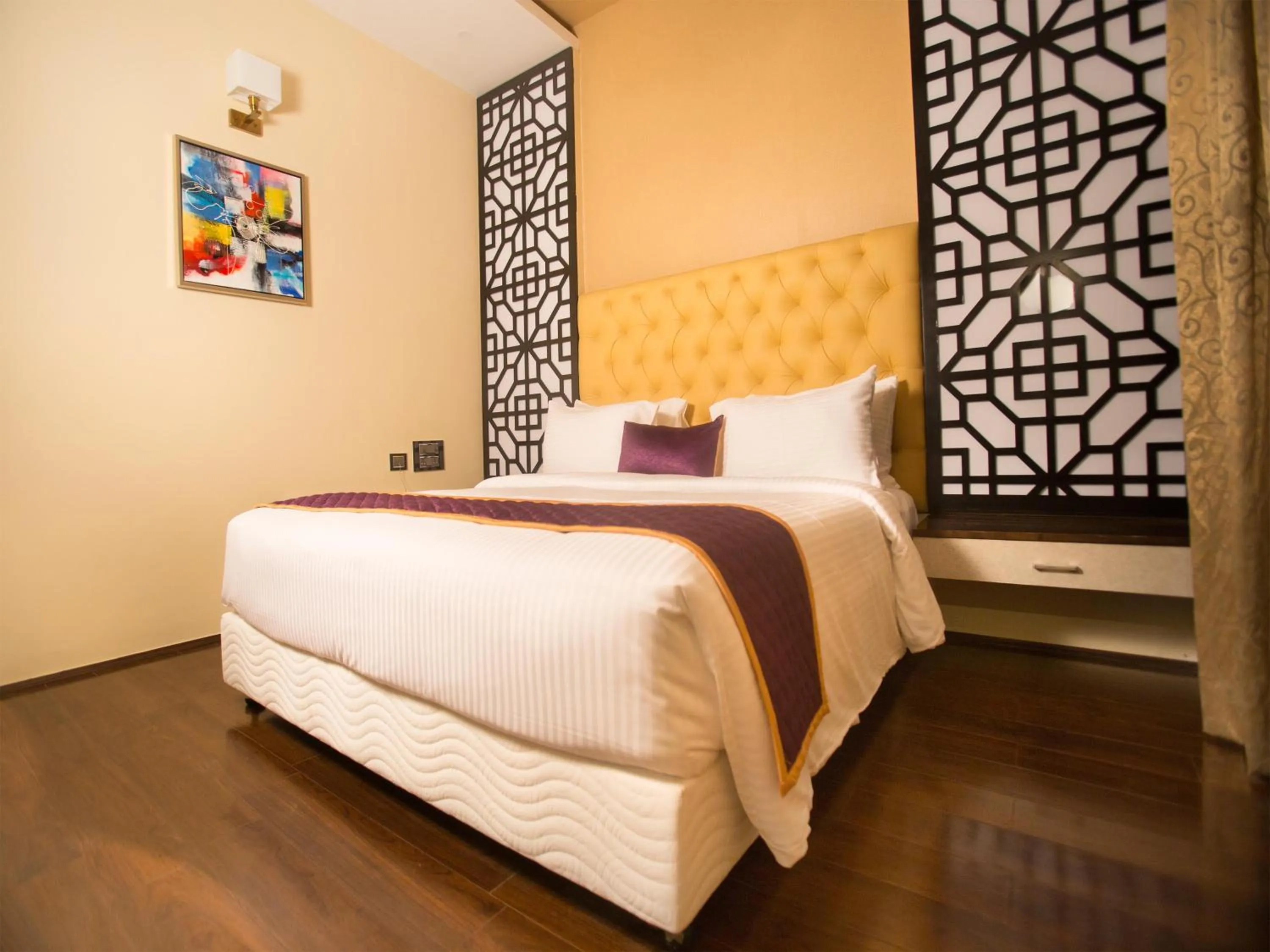 Bedroom, Bed in ST Parklane Airport Hotel Chennai