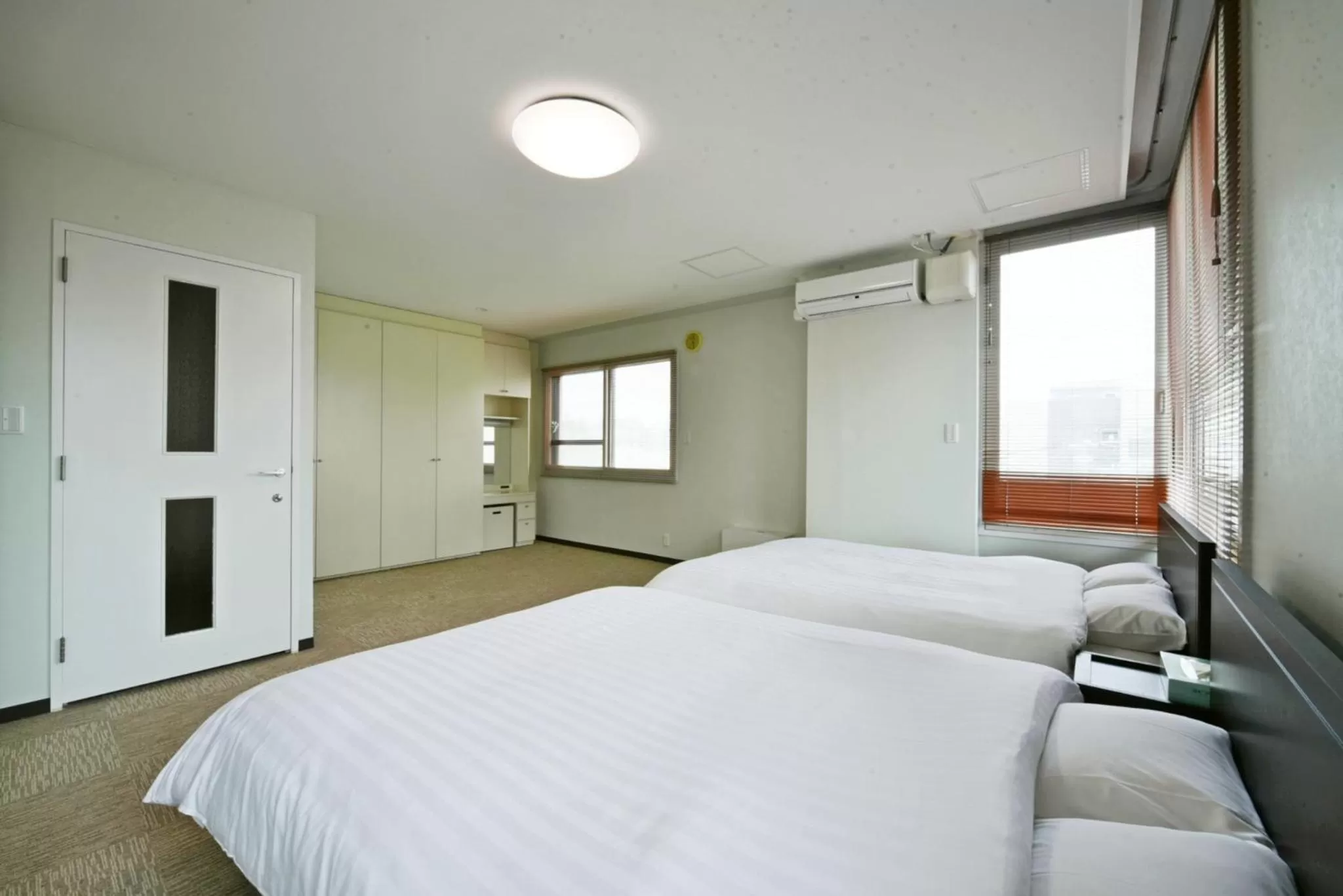 Bedroom, Bed in Hostel PLEASURE MARUYAMA