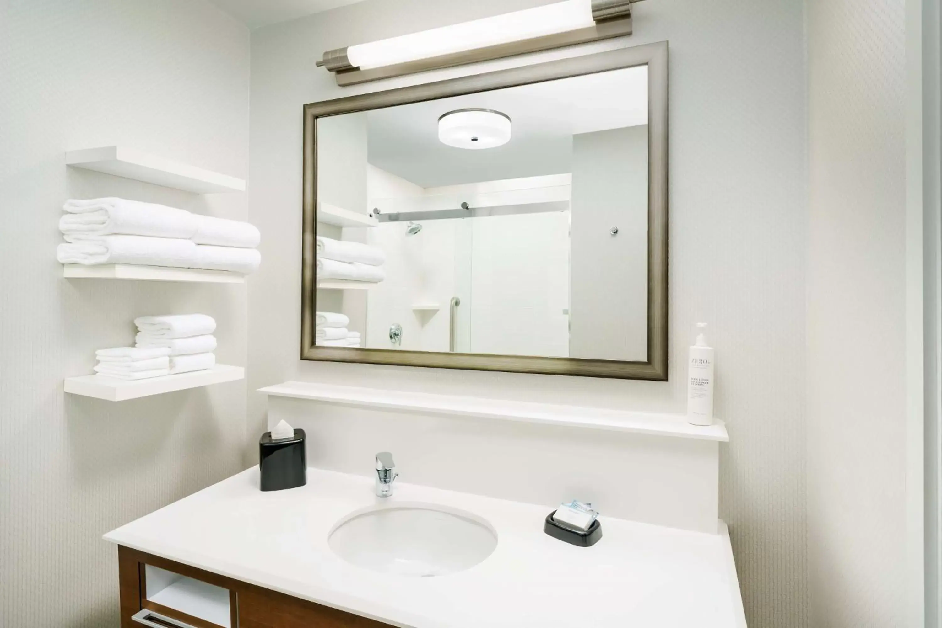 King Room - Hearing Access/Non-Smoking in Hampton Inn & Suites LAX El Segundo King Room - Hearing Access/Non-Smoking in Hampton Inn & Suites LAX El Segundo