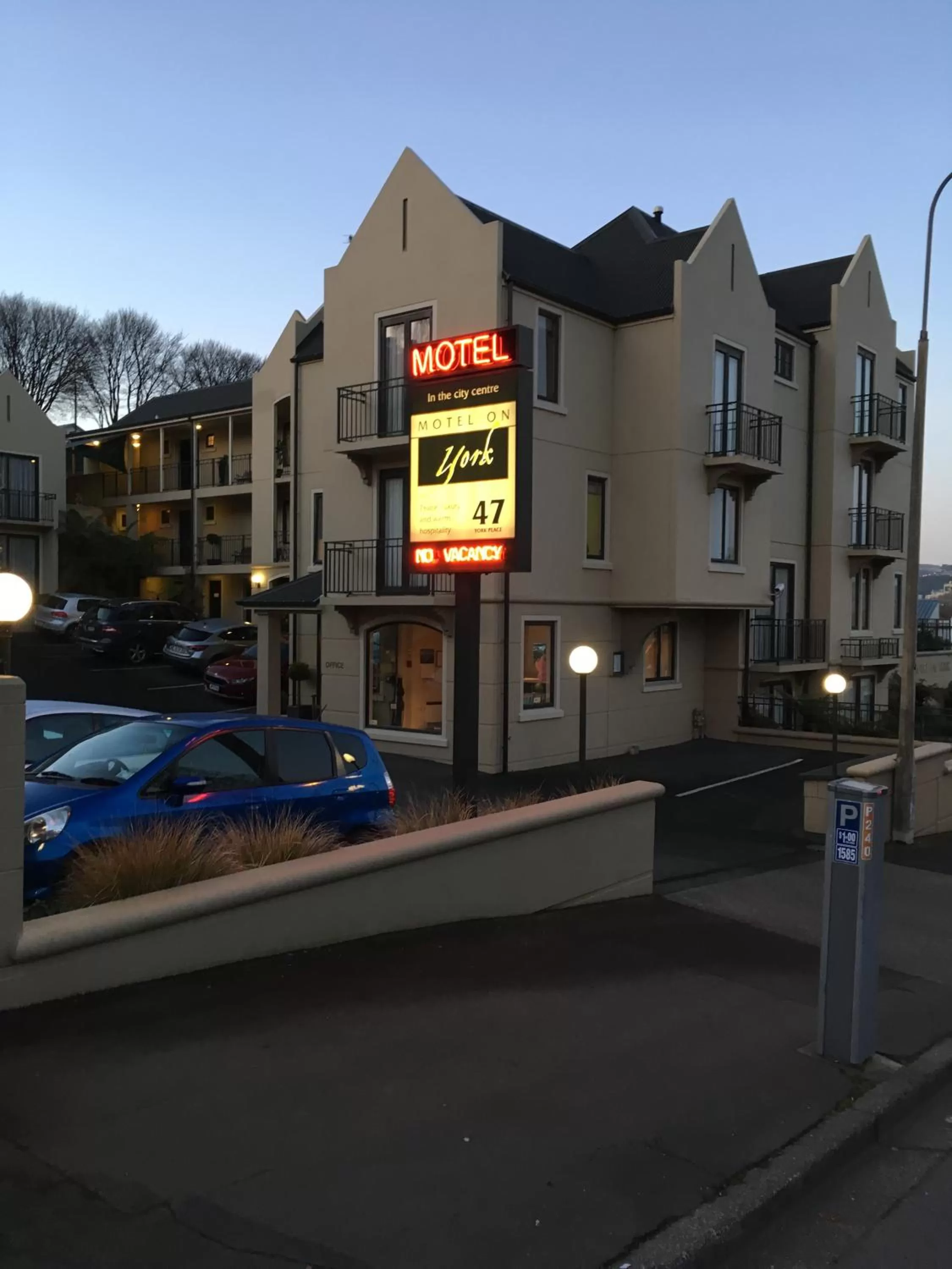 Facade/entrance in Motel On York
