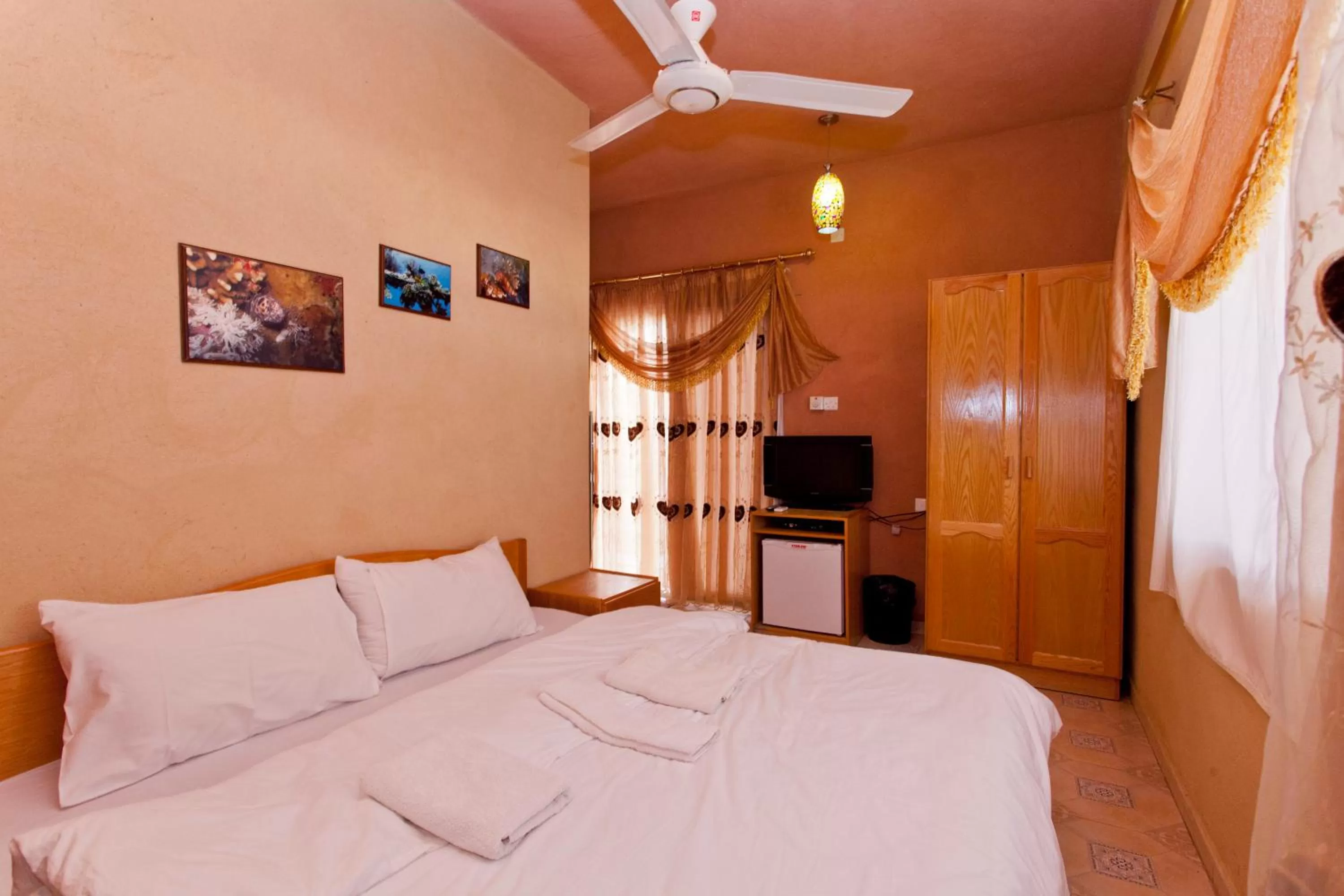 Photo of the whole room, Bed in Arab Divers Dive Center and Bed & Breakfast