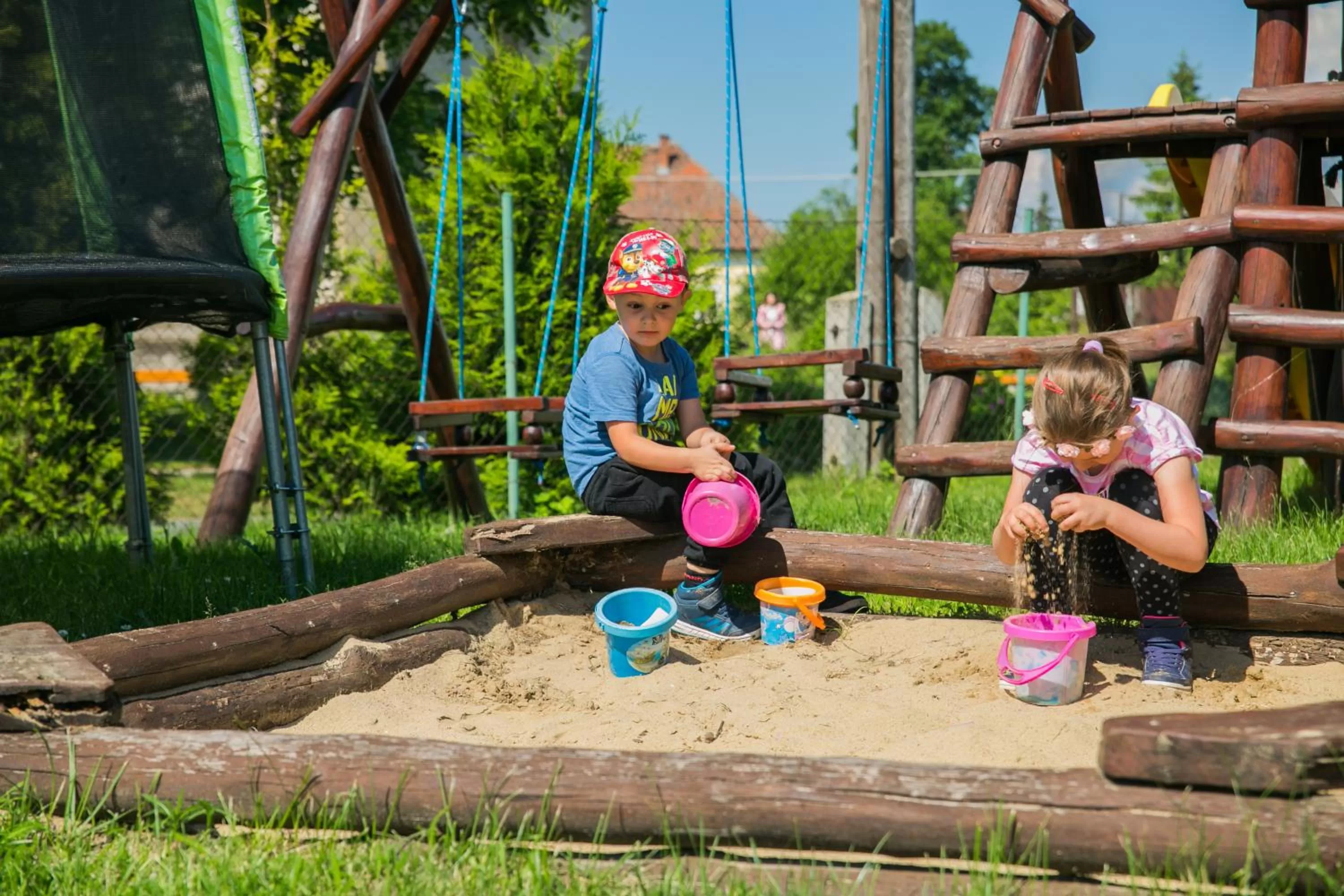 Area and facilities in Penzion Fako