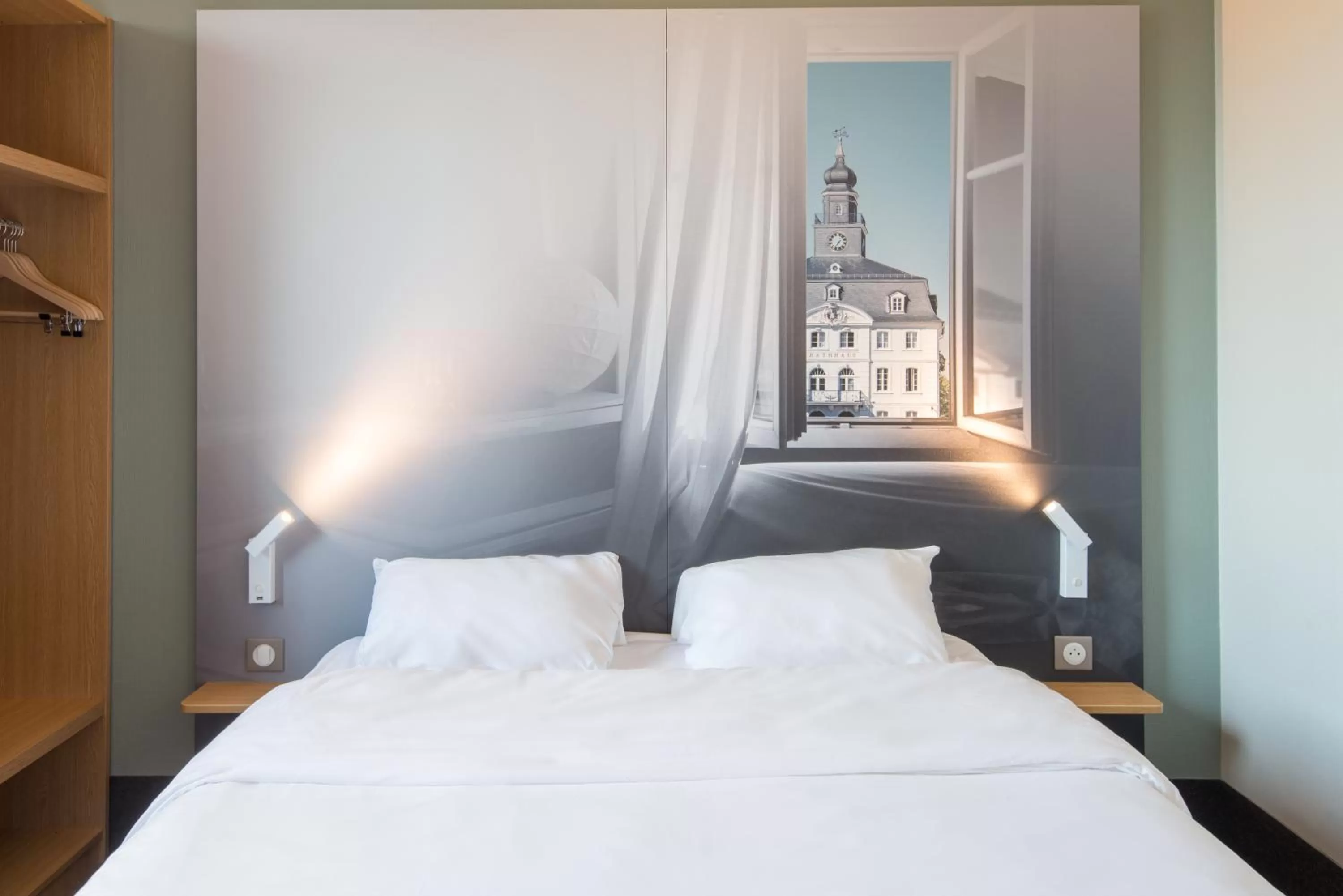 Bedroom, Bed in B&B HOTEL Freyming-Merlebach