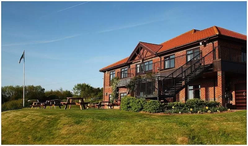 Property building in Hunley Golf Club