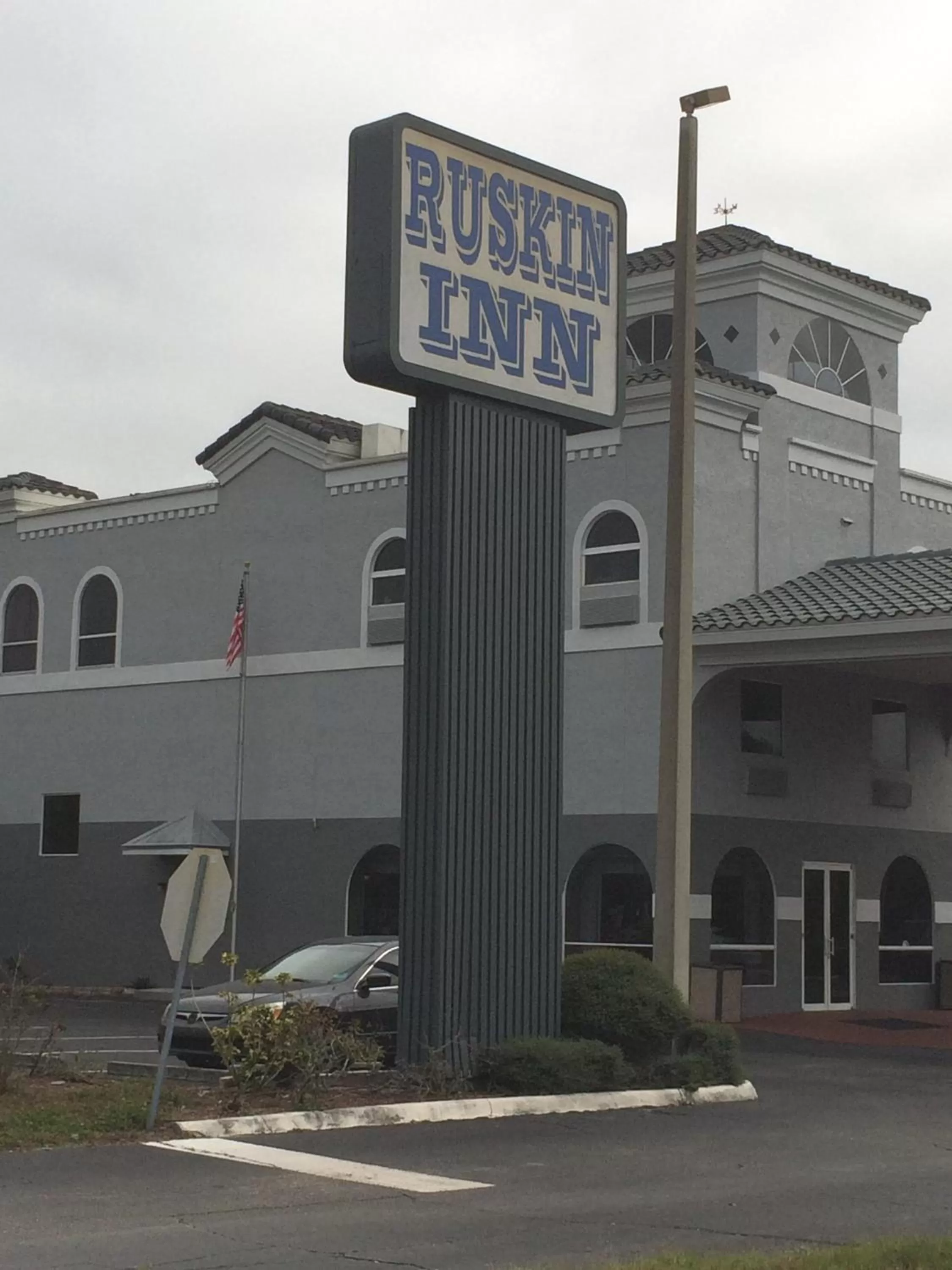 Property building in Ruskin Inn Tampa-Sun City Center