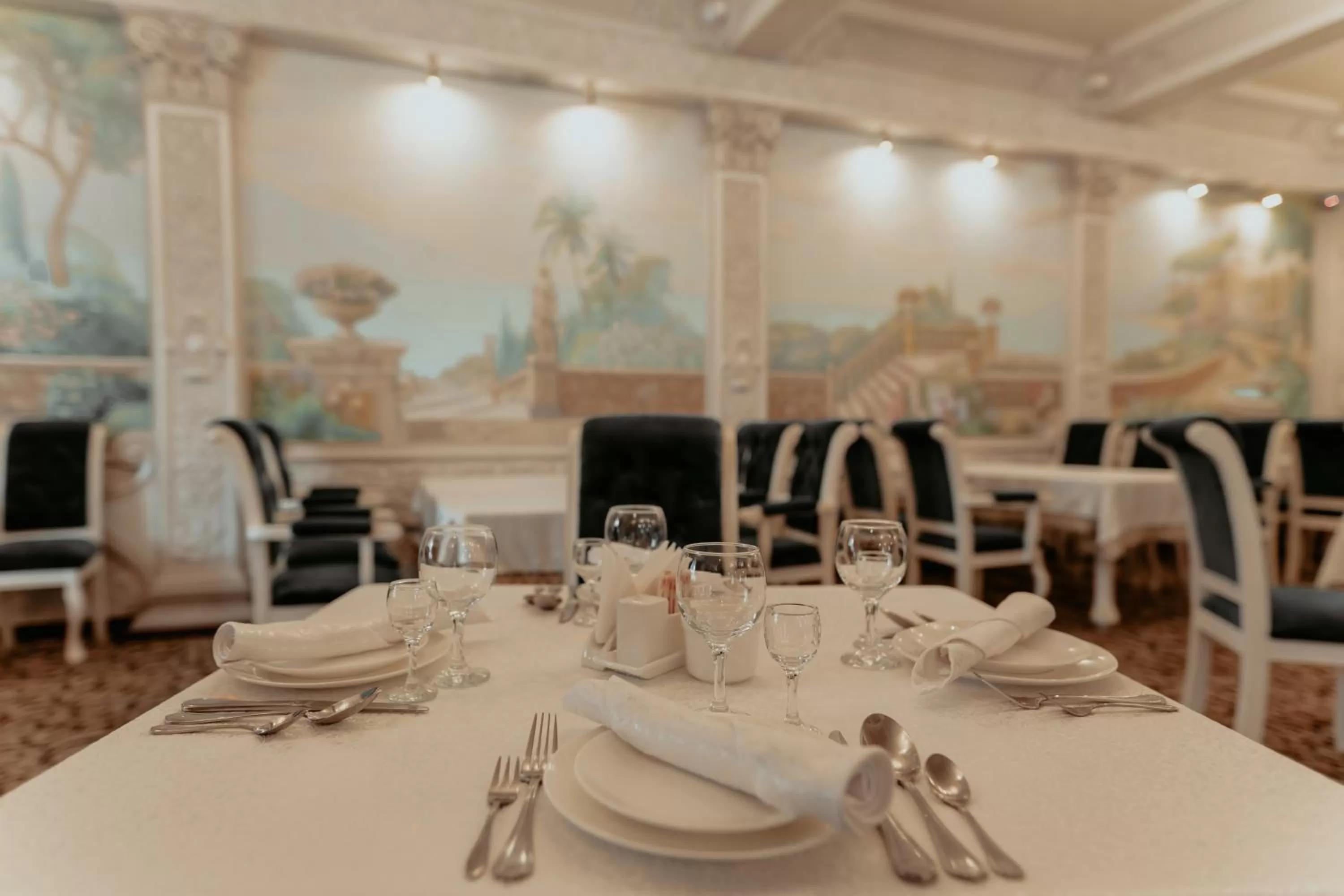 Breakfast, Restaurant/Places to Eat in Astor Hotel