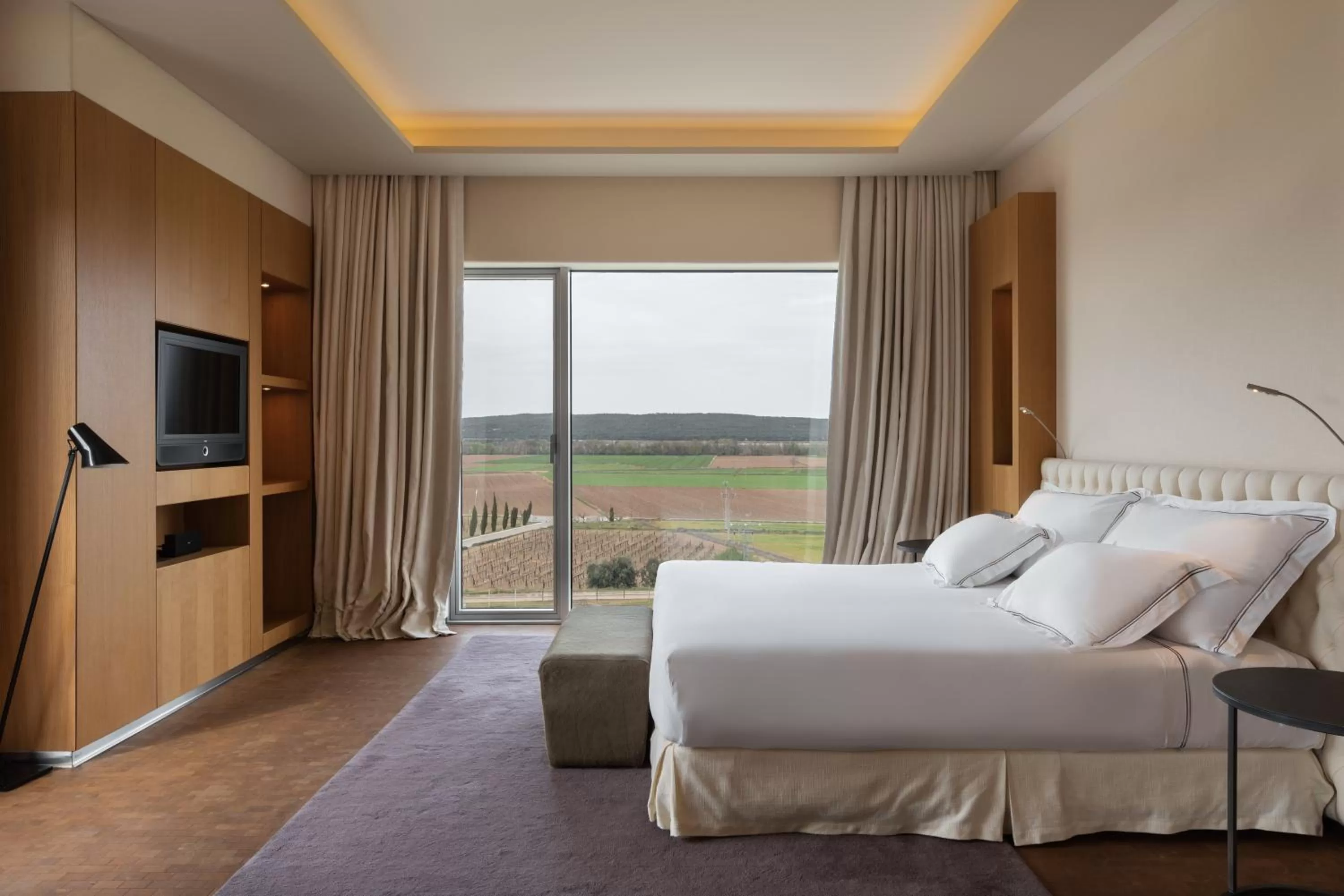 TV and multimedia, Bed in Valbusenda Hotel Bodega & Spa