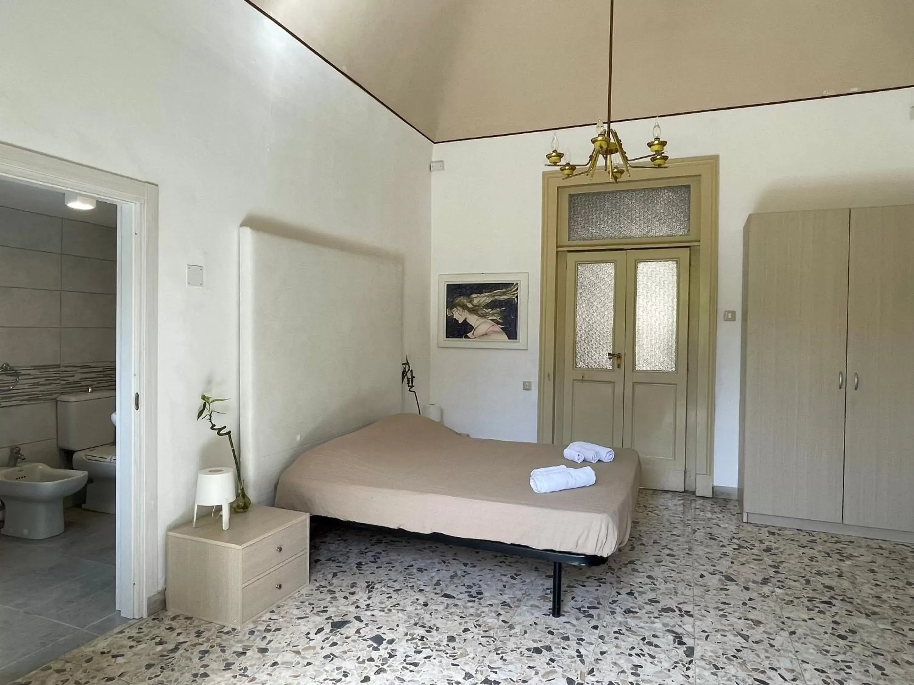 Double Room in Bed and Books Isabella Double Room in Bed and Books Isabella