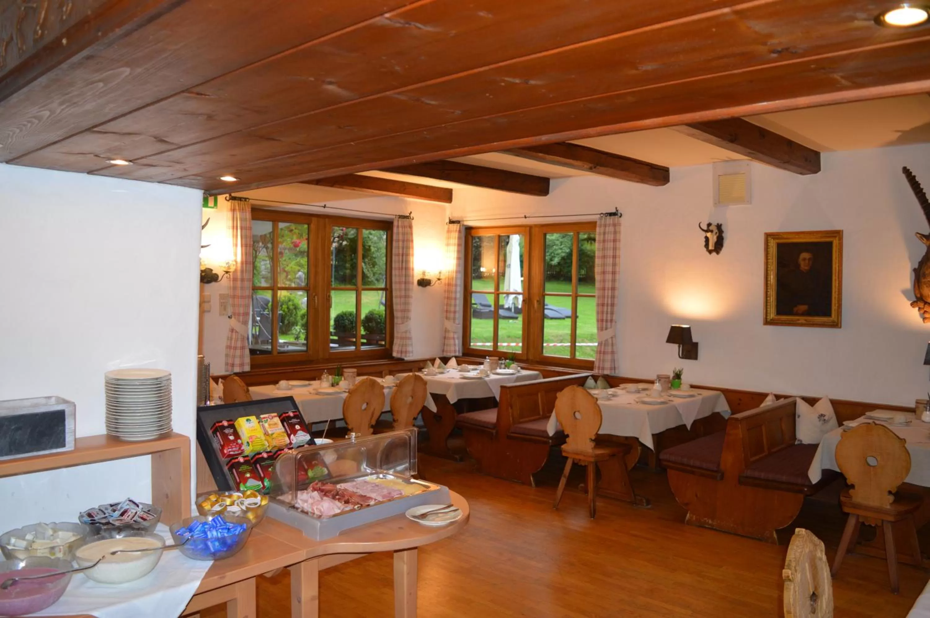 Buffet breakfast in Gasthof zum Stern