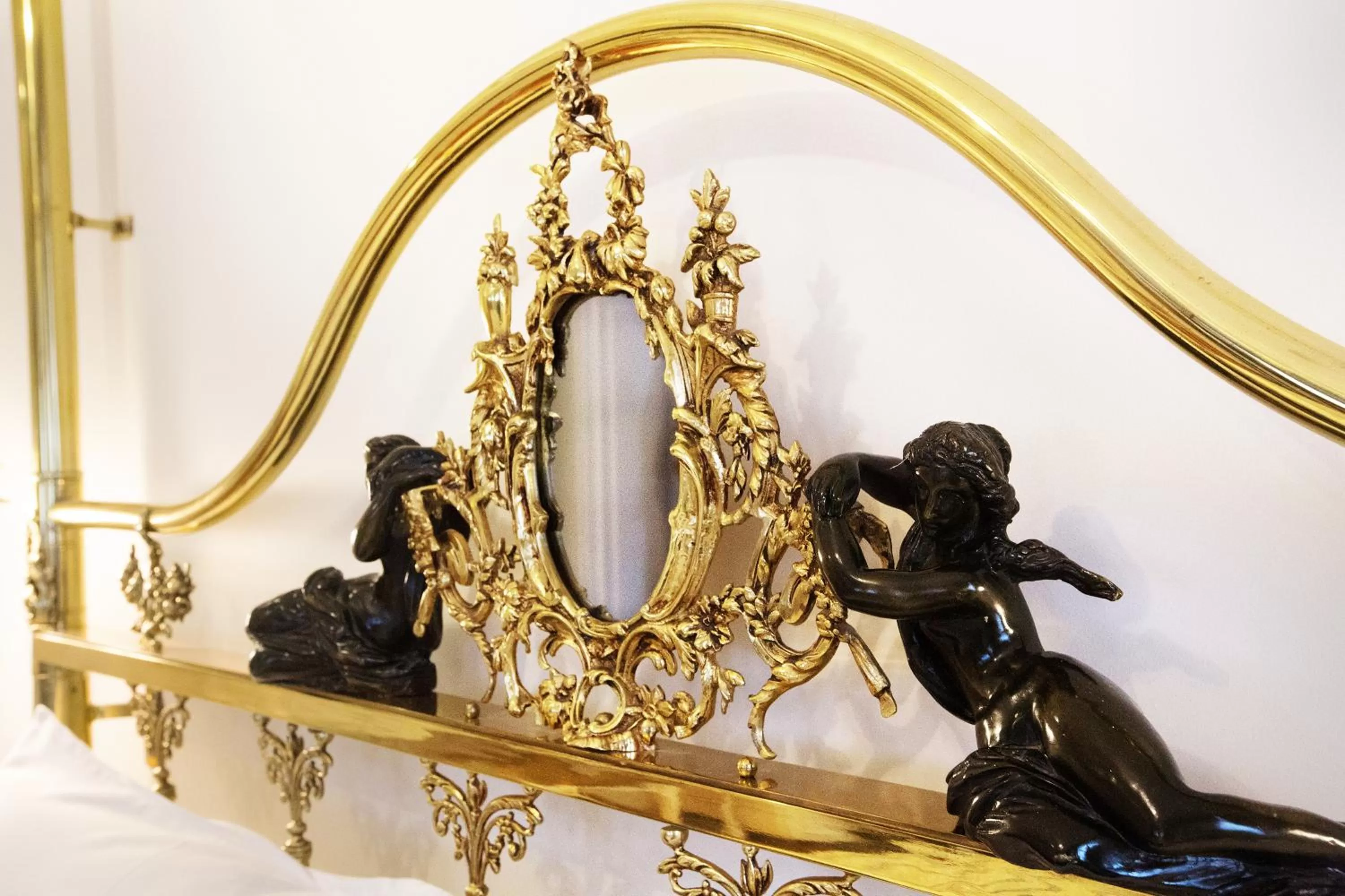 Decorative detail in Valide Sultan Konagi