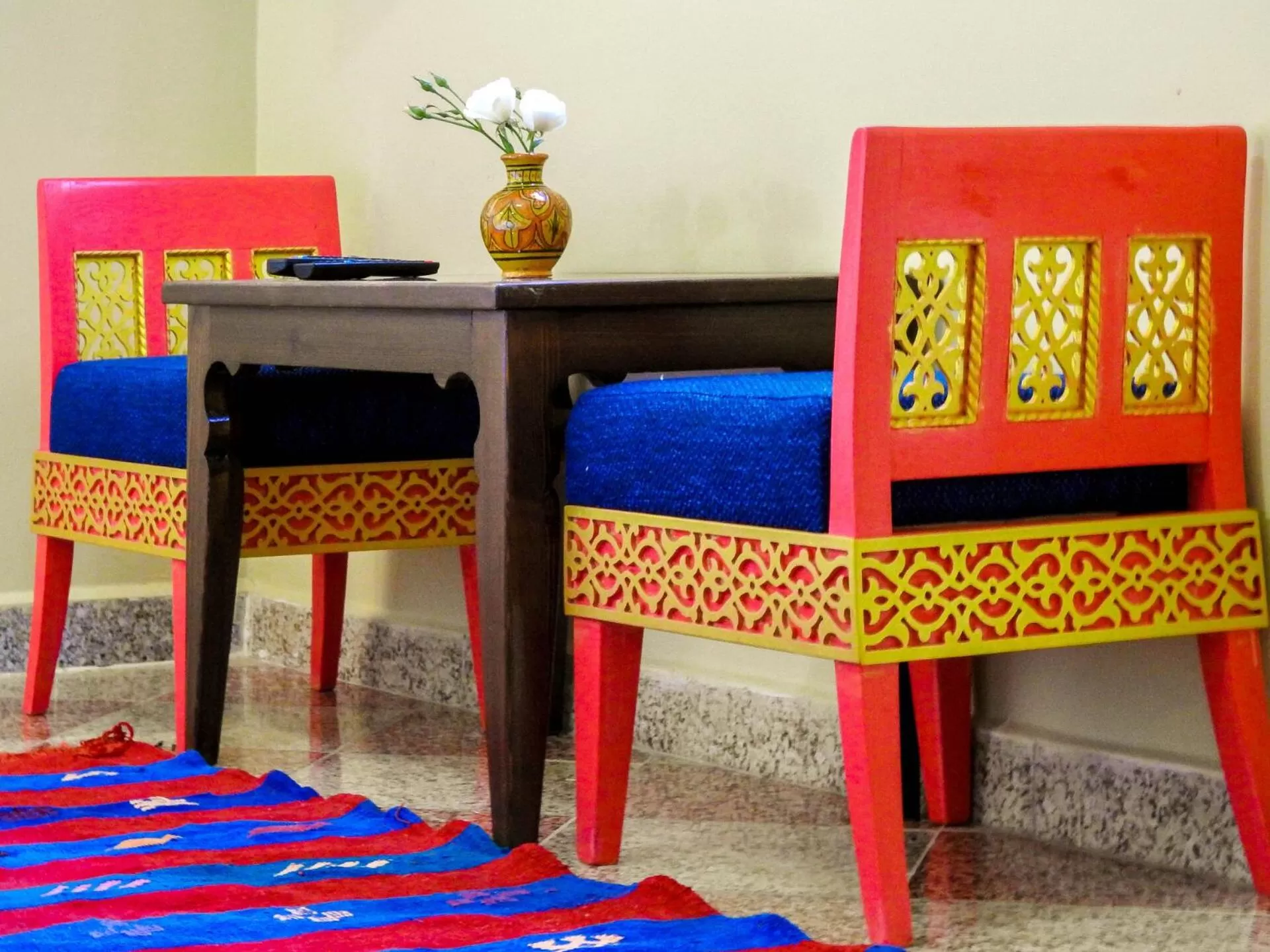 Seating area in Le Bleu House