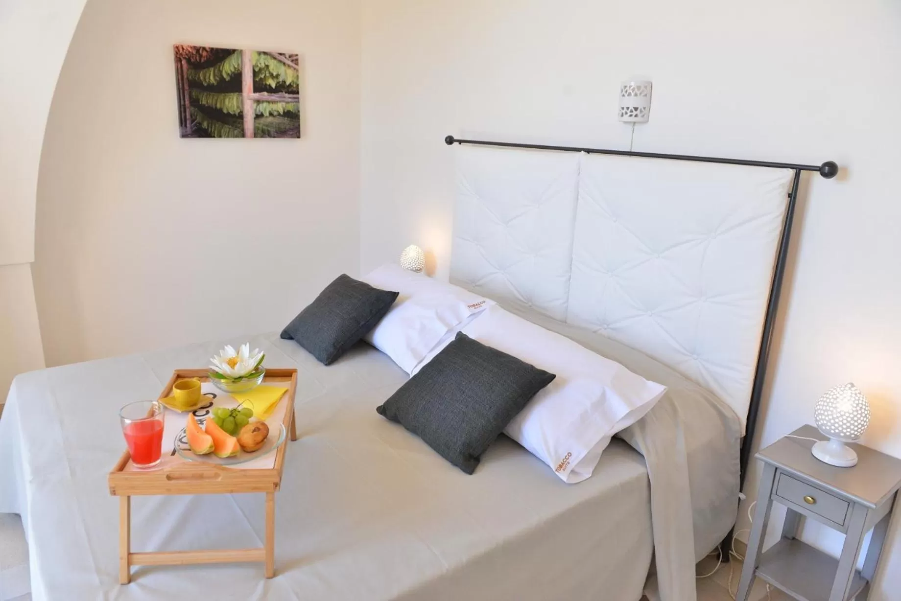 Bedroom, Bed in Tobacco Suite