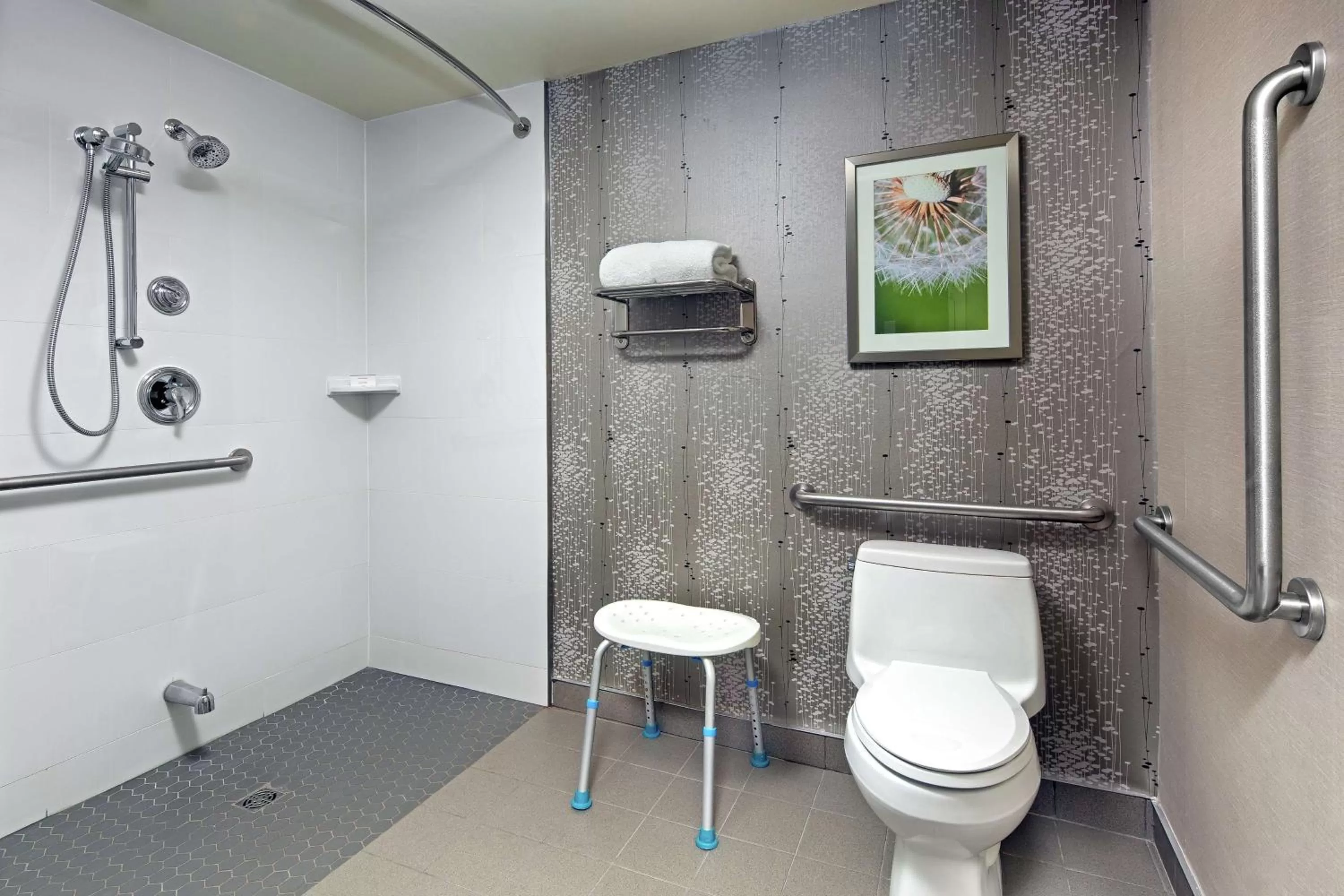 Bathroom in Hilton Garden Inn Toronto-Oakville