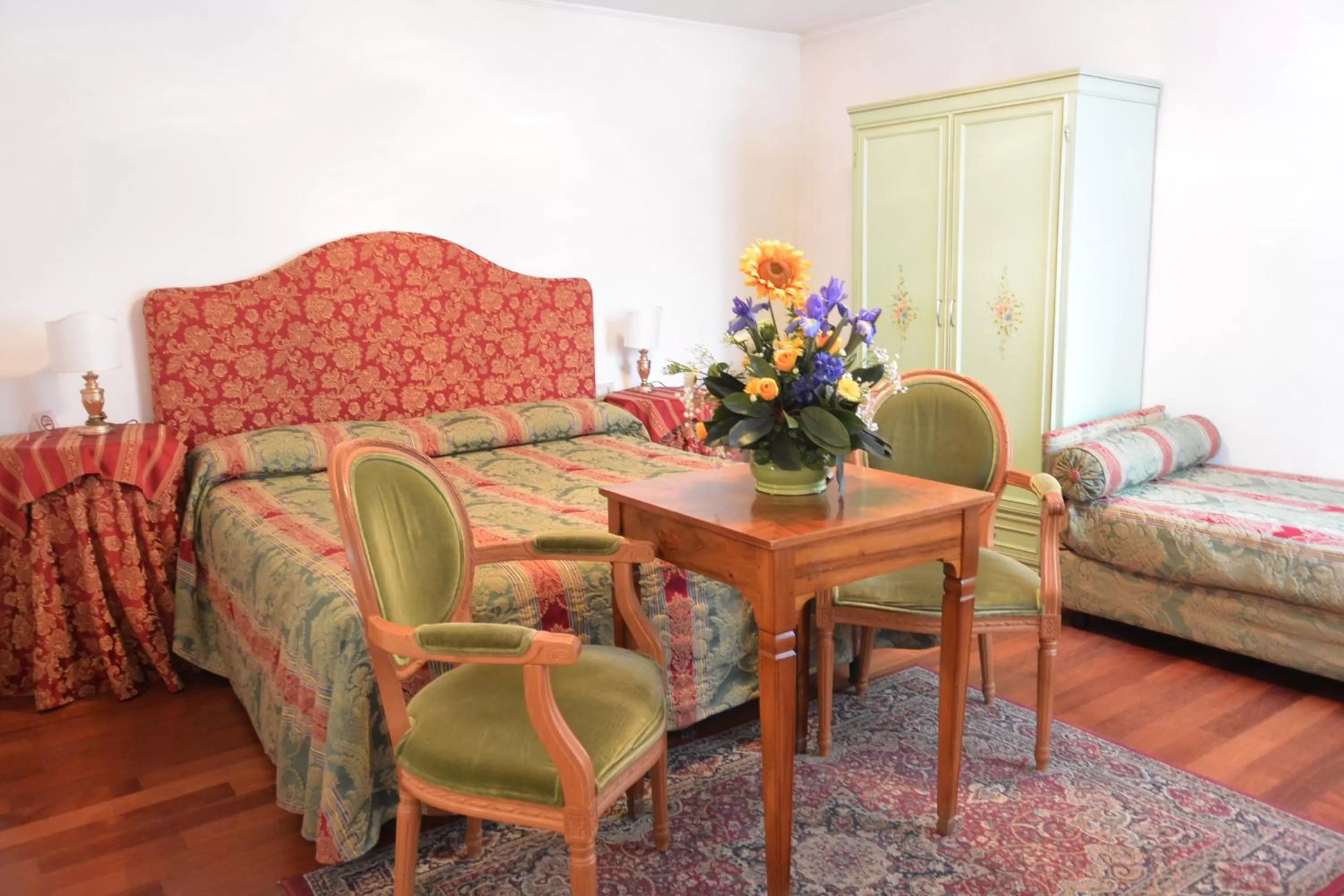 Photo of the whole room in Hotel San Zulian