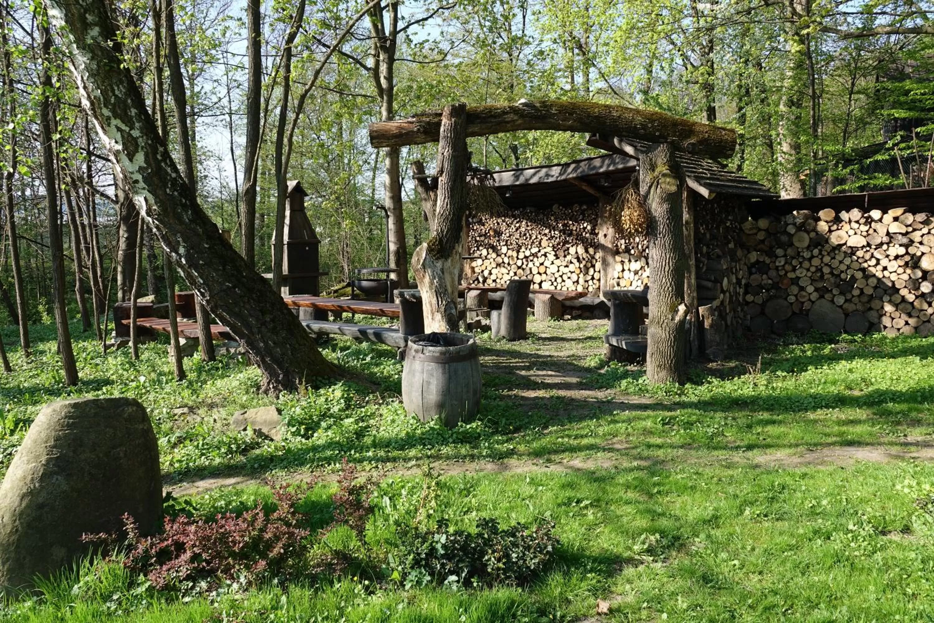 Property building, Other Animals in Gościniec Dworski w Ropie