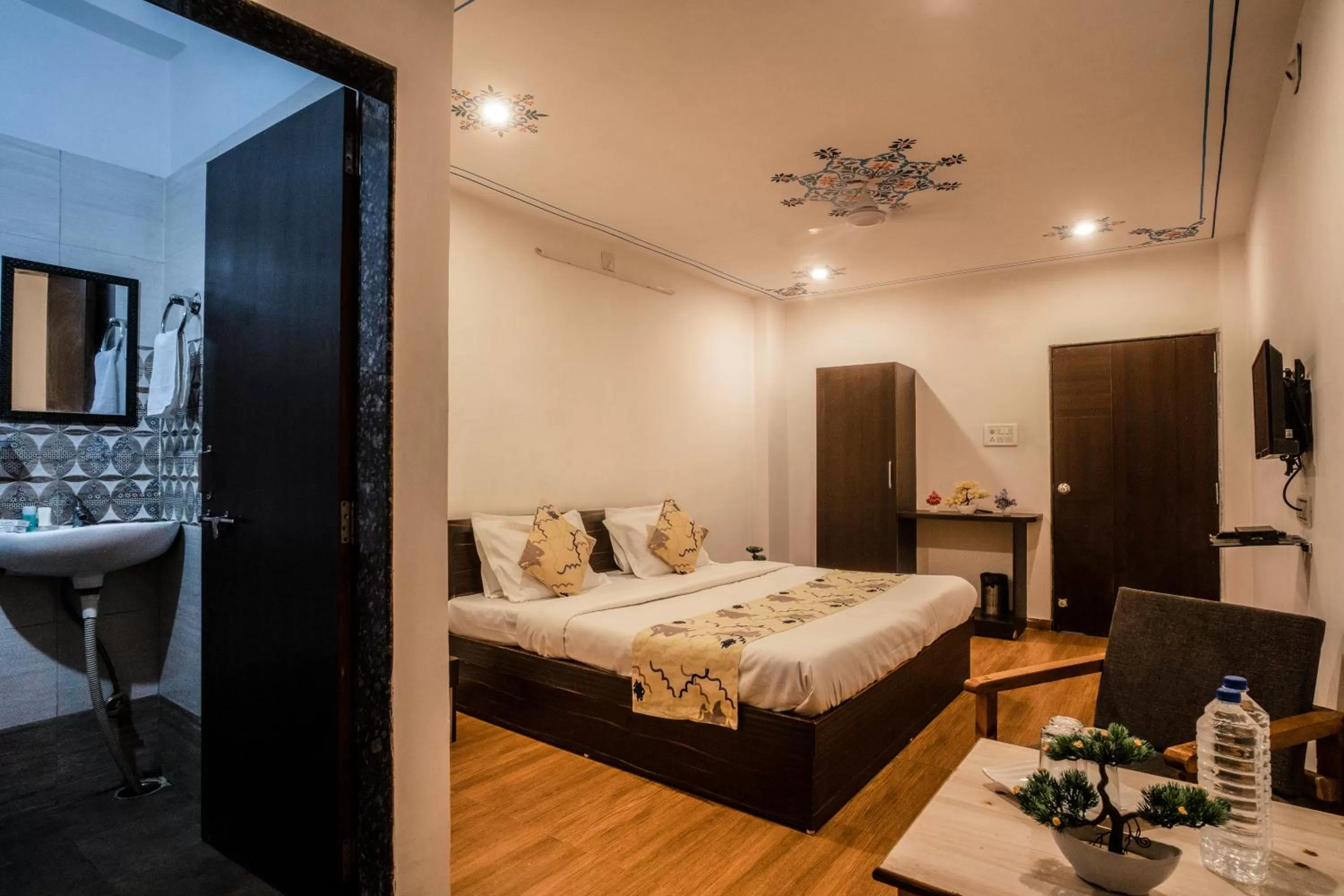 Photo of the whole room, Bed in Tripli Hotels Arunoday Palace