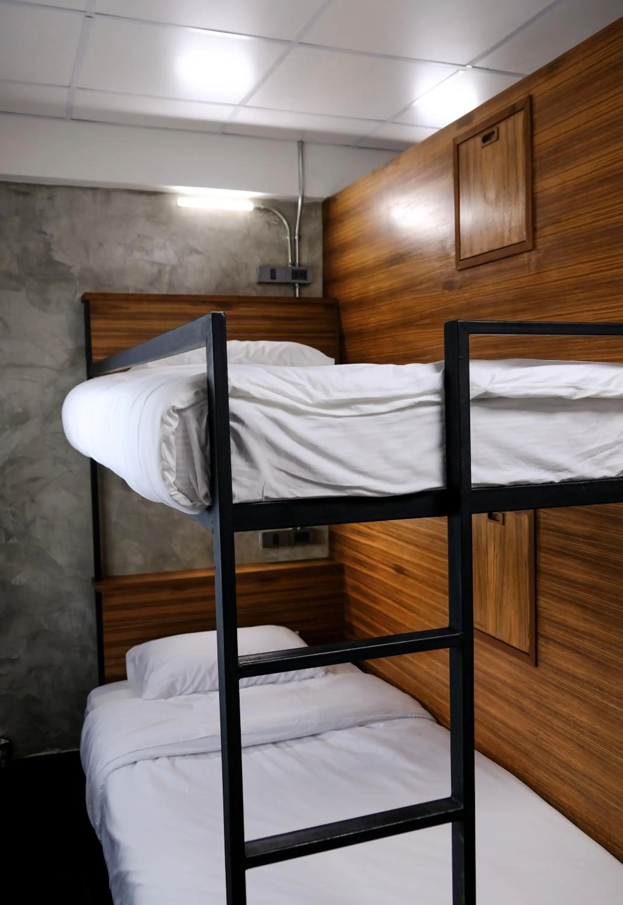 bunk bed, Bed in Baan Lung Poshtel