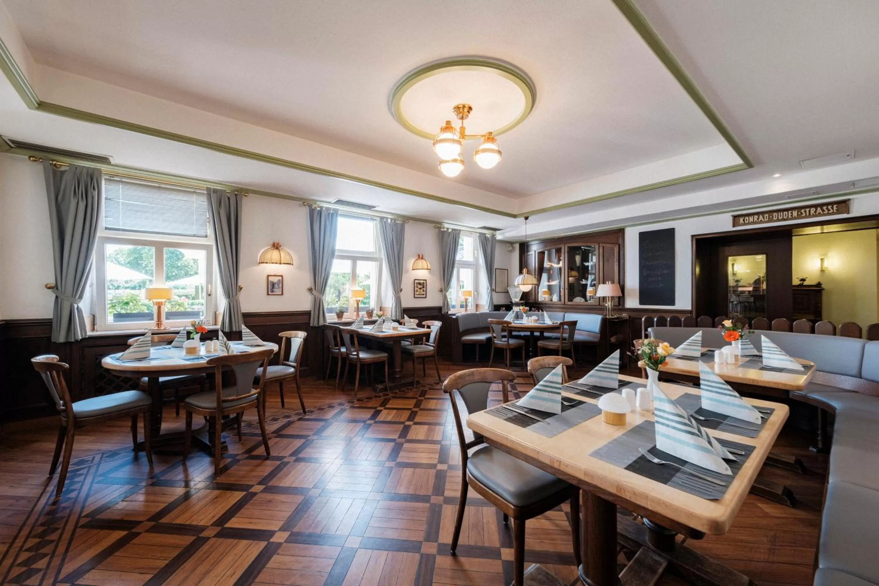 Restaurant/places to eat in Hotel Haus Duden