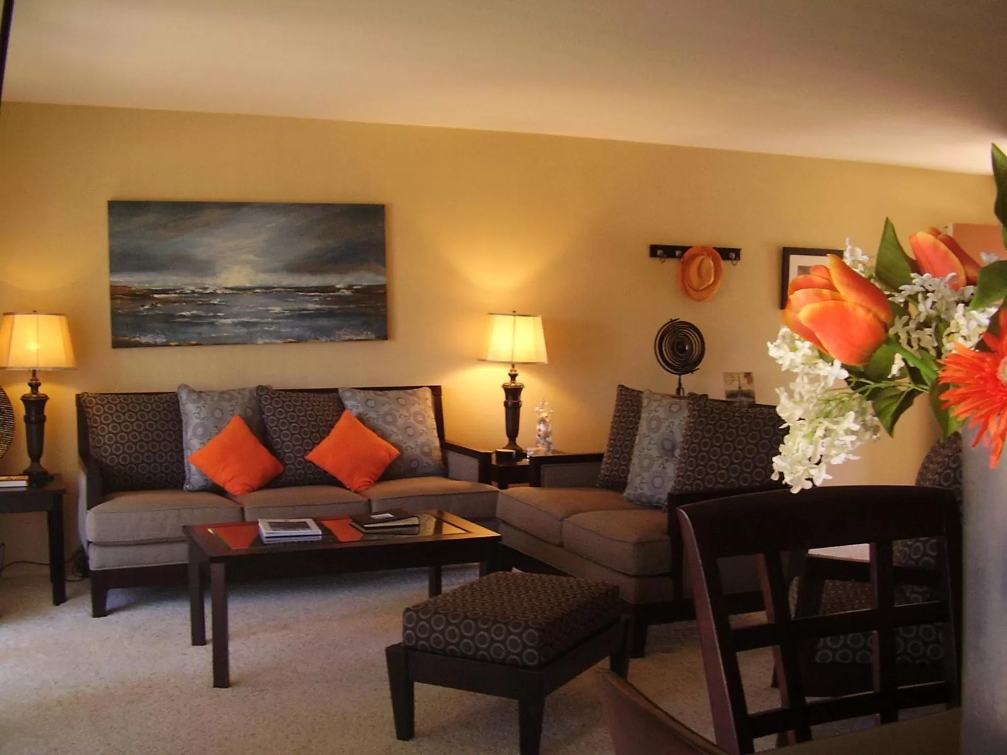 Living room in Shadow Mountain Resort