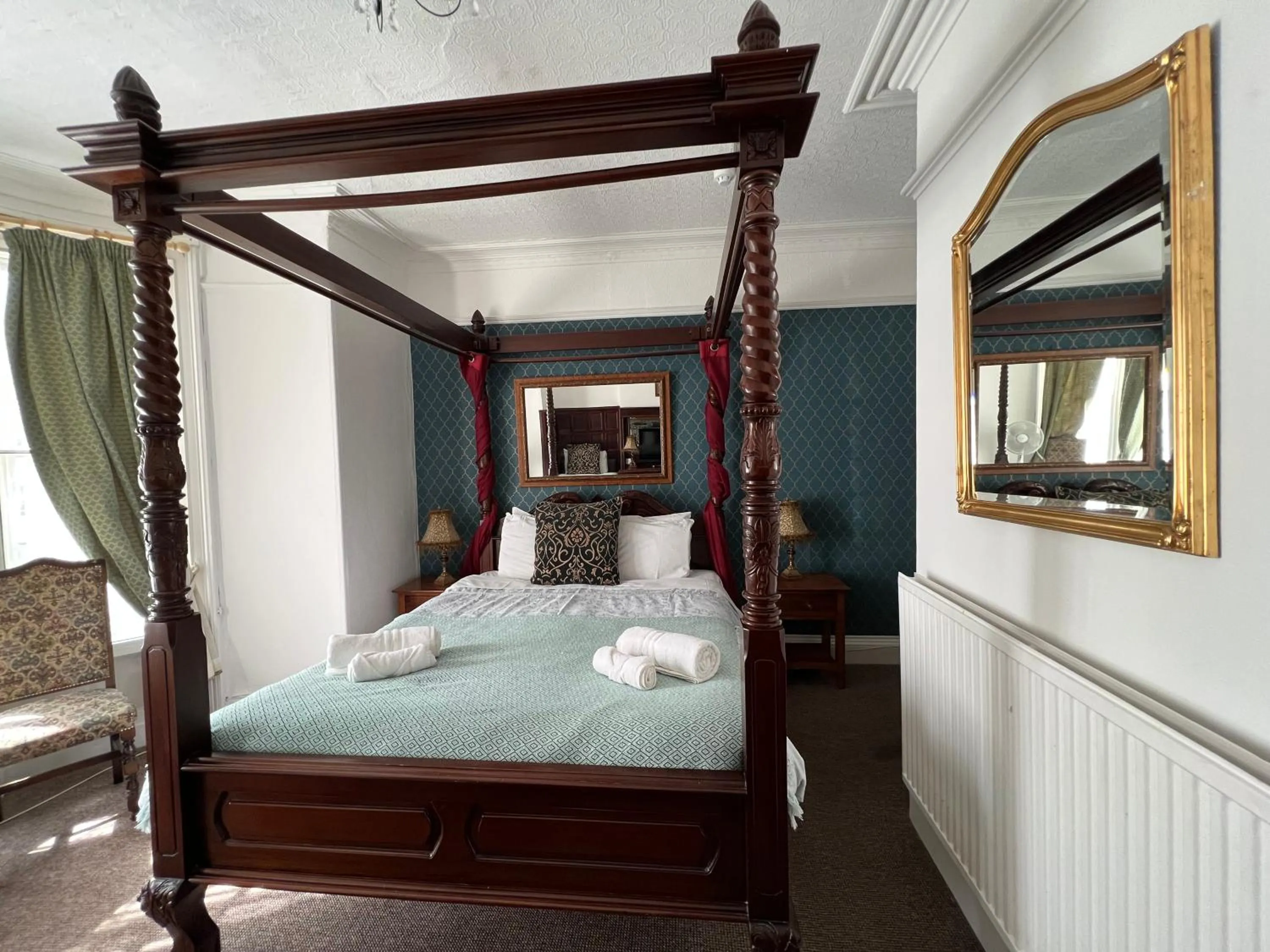 Bed in Georgian House Hotel