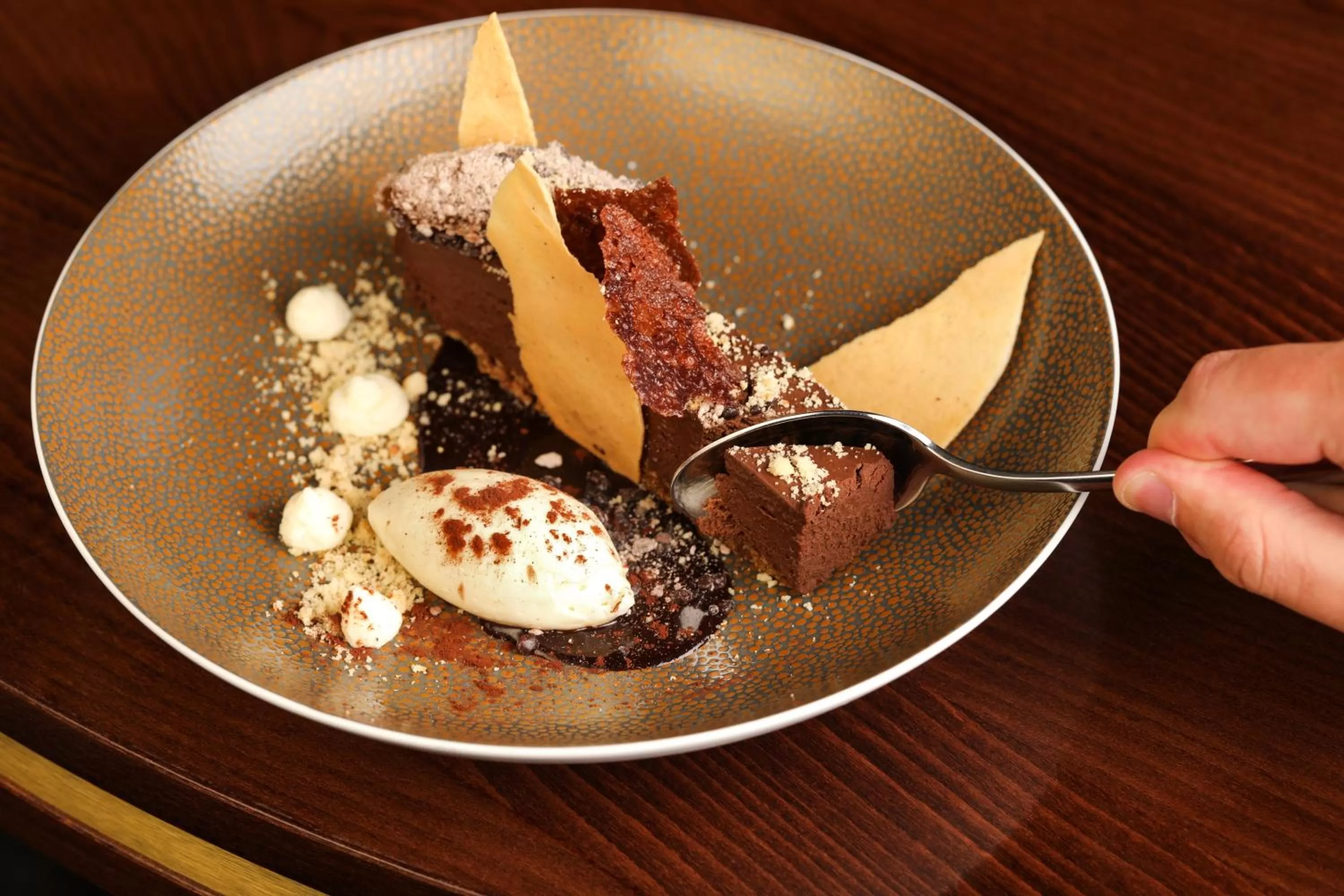 Food and drinks in Meldrum House Hotel Golf And Country Estate