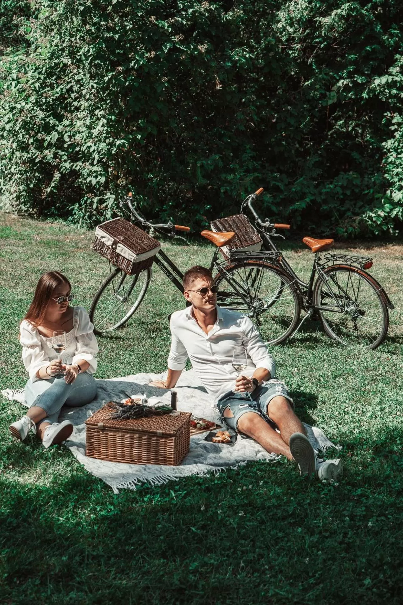 People in Gentry11 Rooms&More