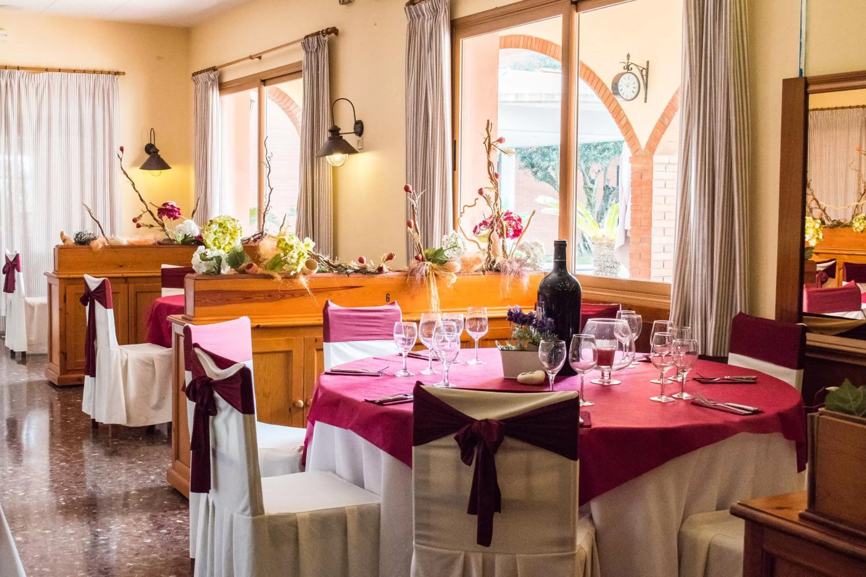 Restaurant/Places to Eat in Hotel Les Torres