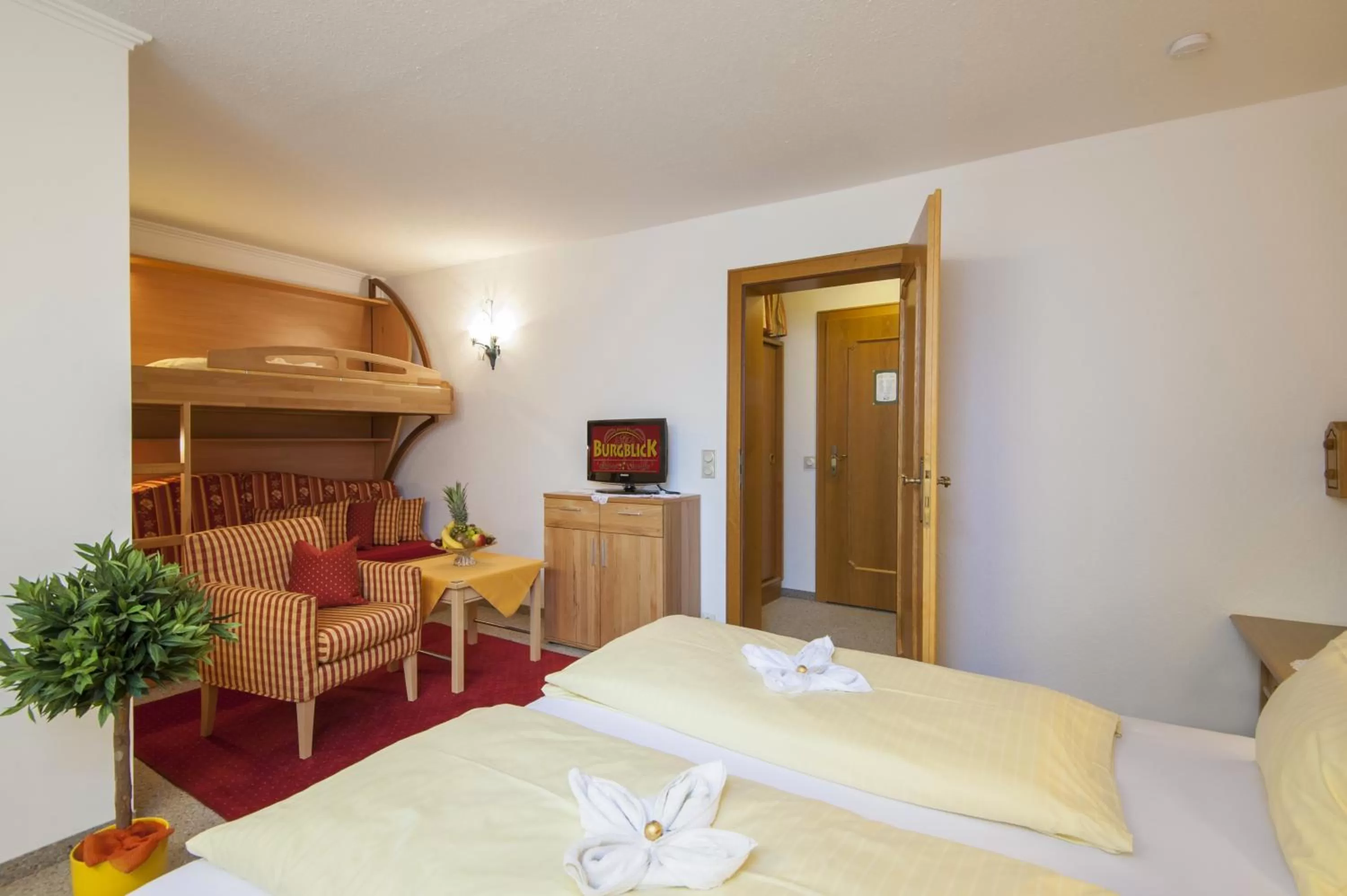 Bed in Hotel-Restaurant Burgblick