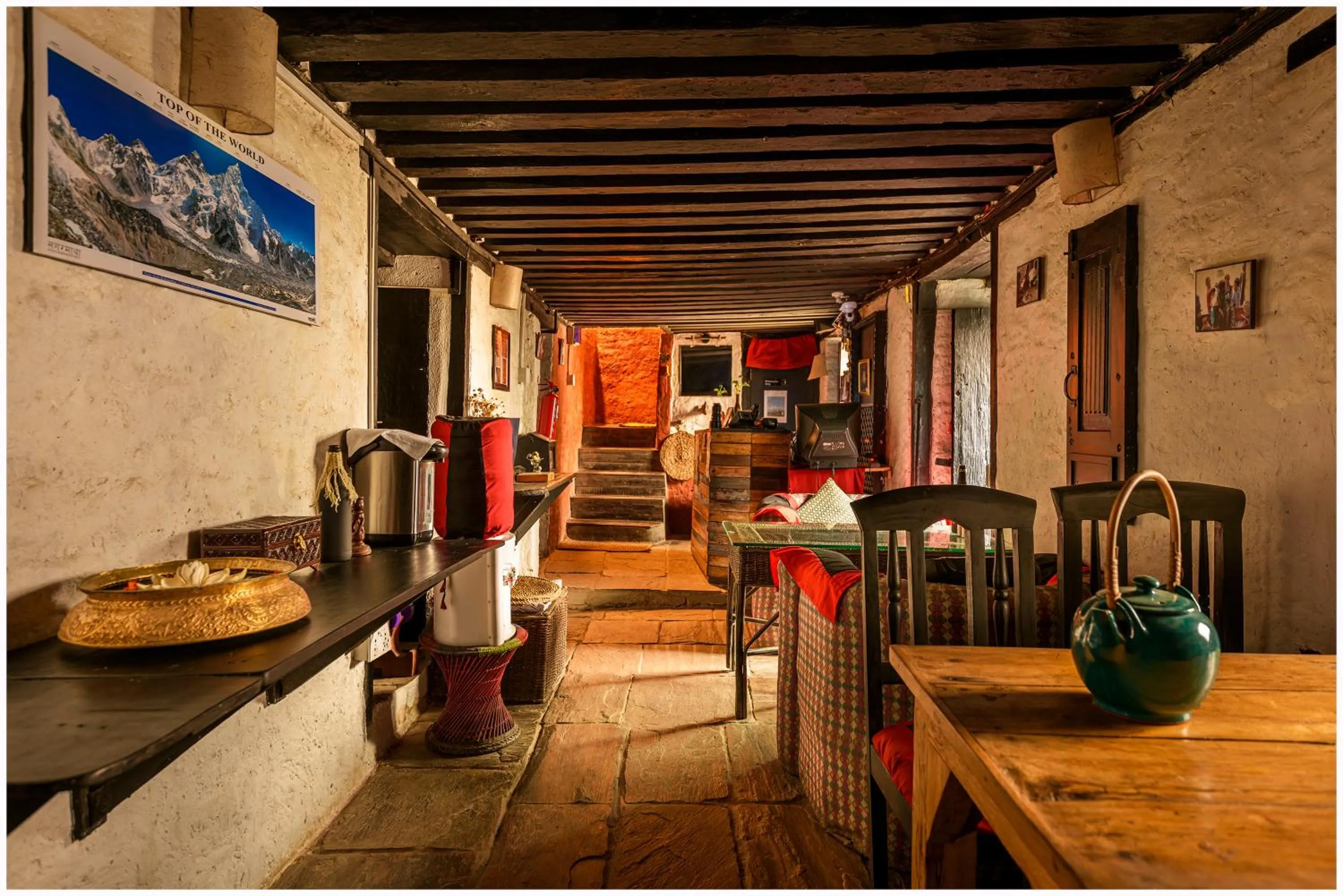 Restaurant/places to eat in Hira Guest House