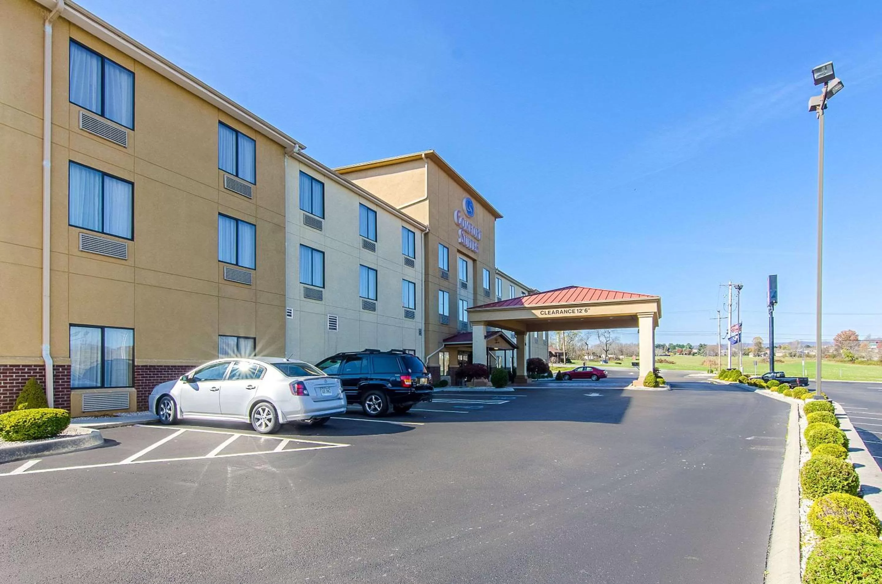 Property building in Comfort Suites Wytheville near Conference Center