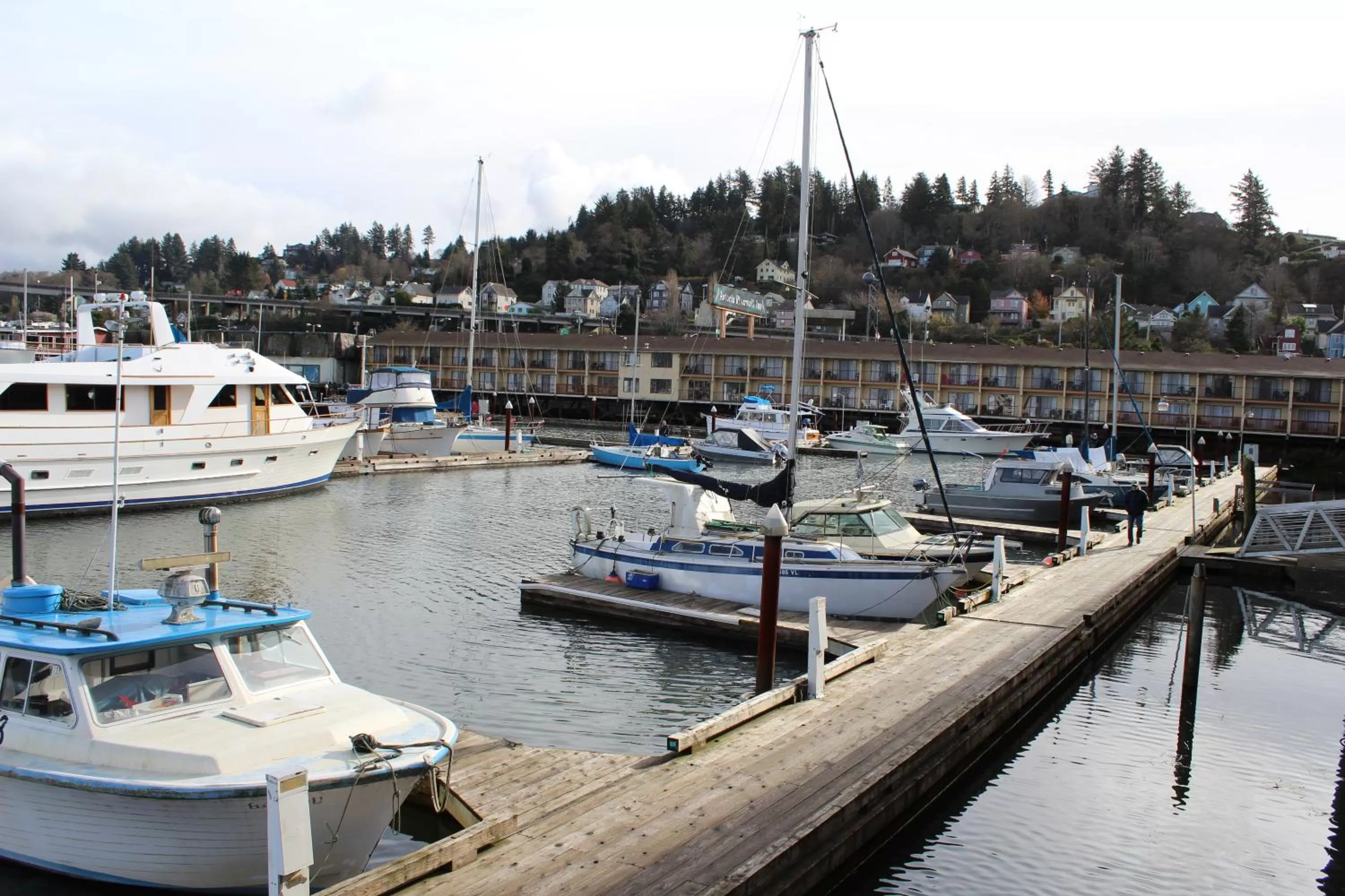 Facade/entrance in Astoria Riverwalk Inn