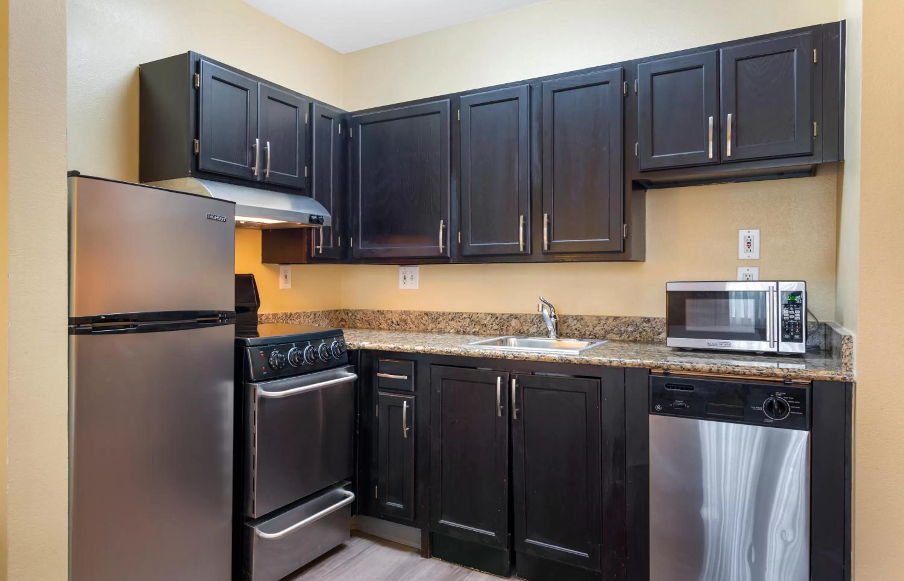 kitchen in Extended Stay America Suites - Atlanta - Norcross - Peachtree Corners