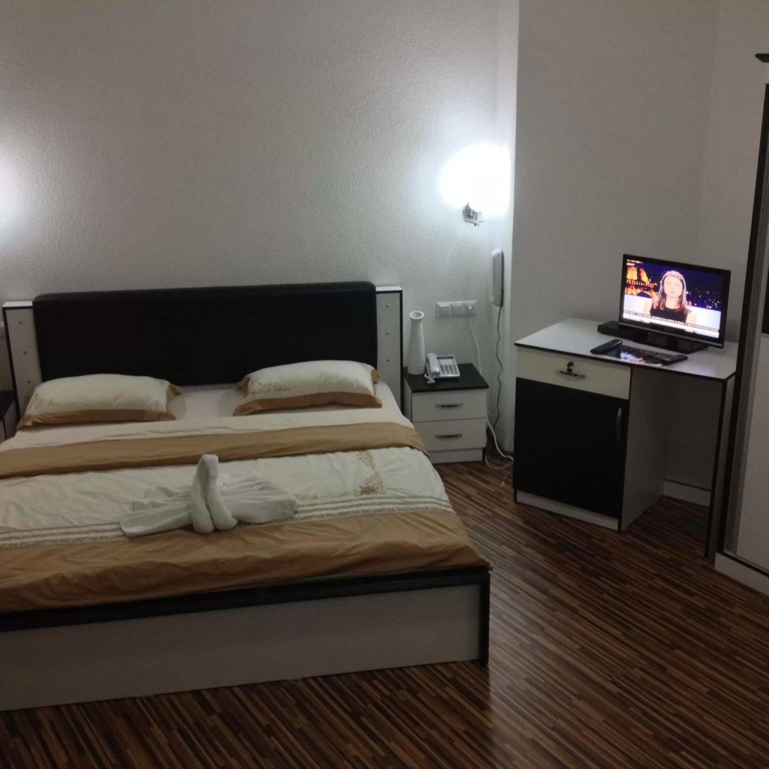 Bedroom, Bed in Hotel Albatros