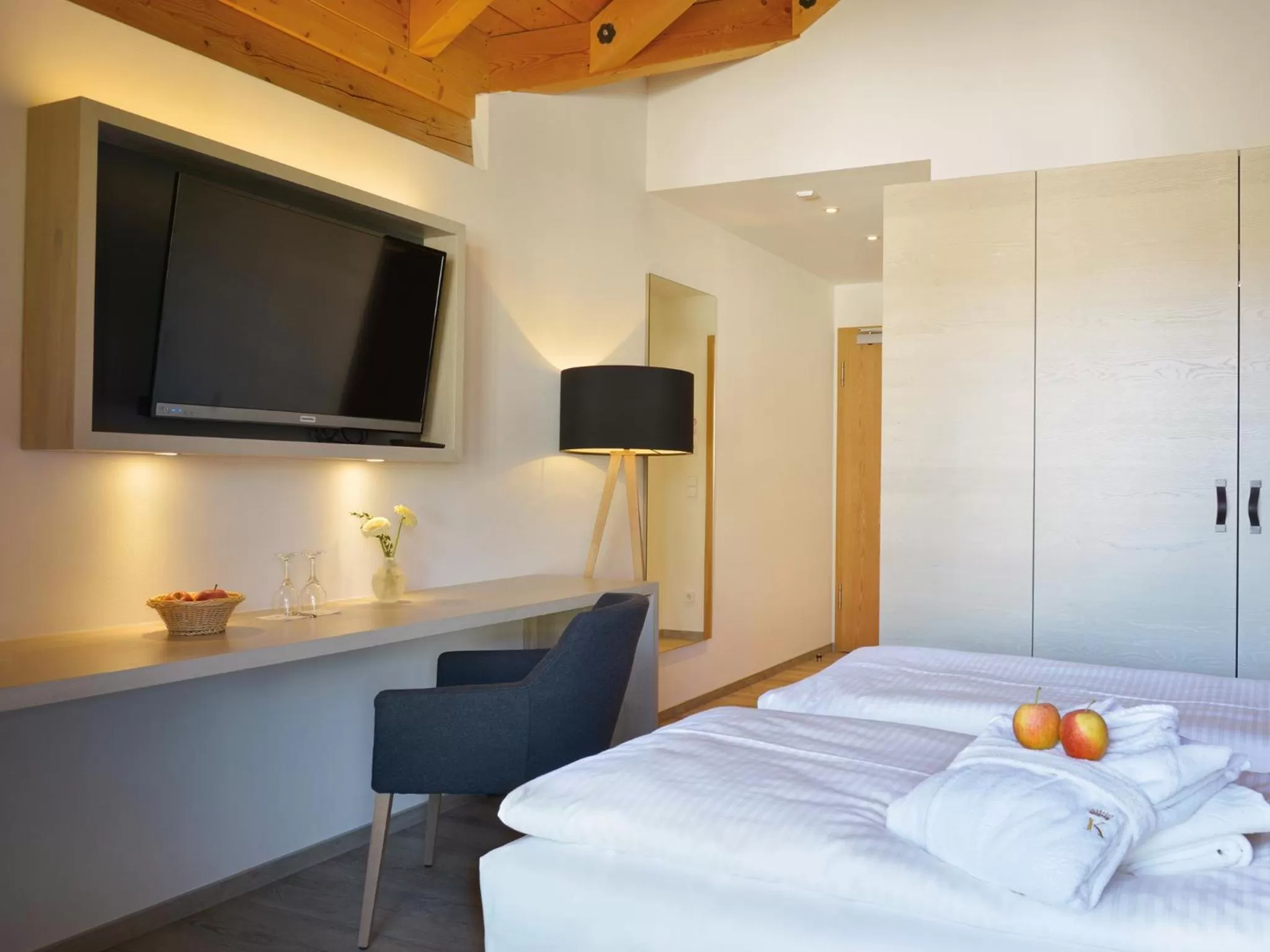 Photo of the whole room, Bed in Hotel Die Krone - Immenstadt-Stein