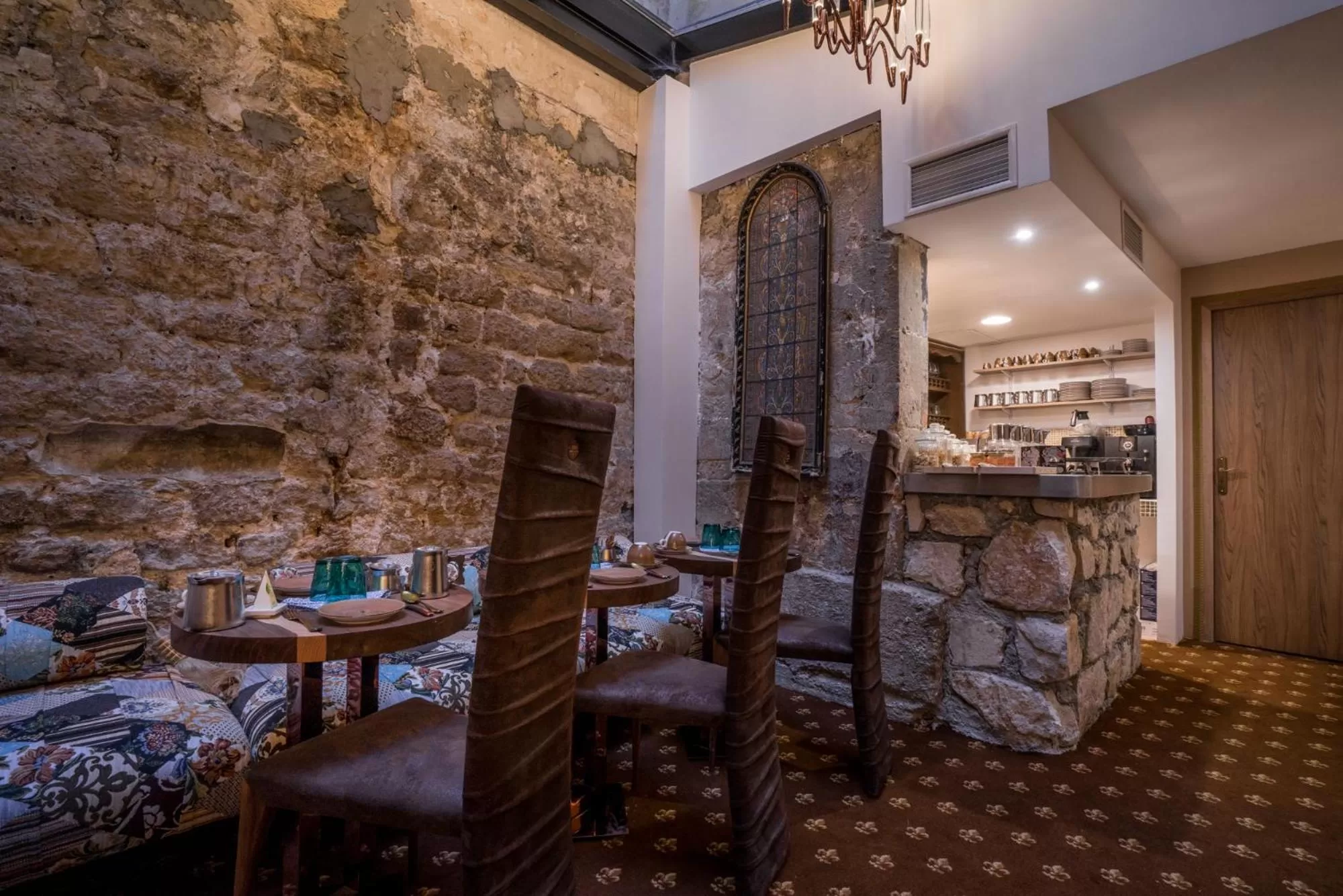 Breakfast in Le Temple De Jeanne