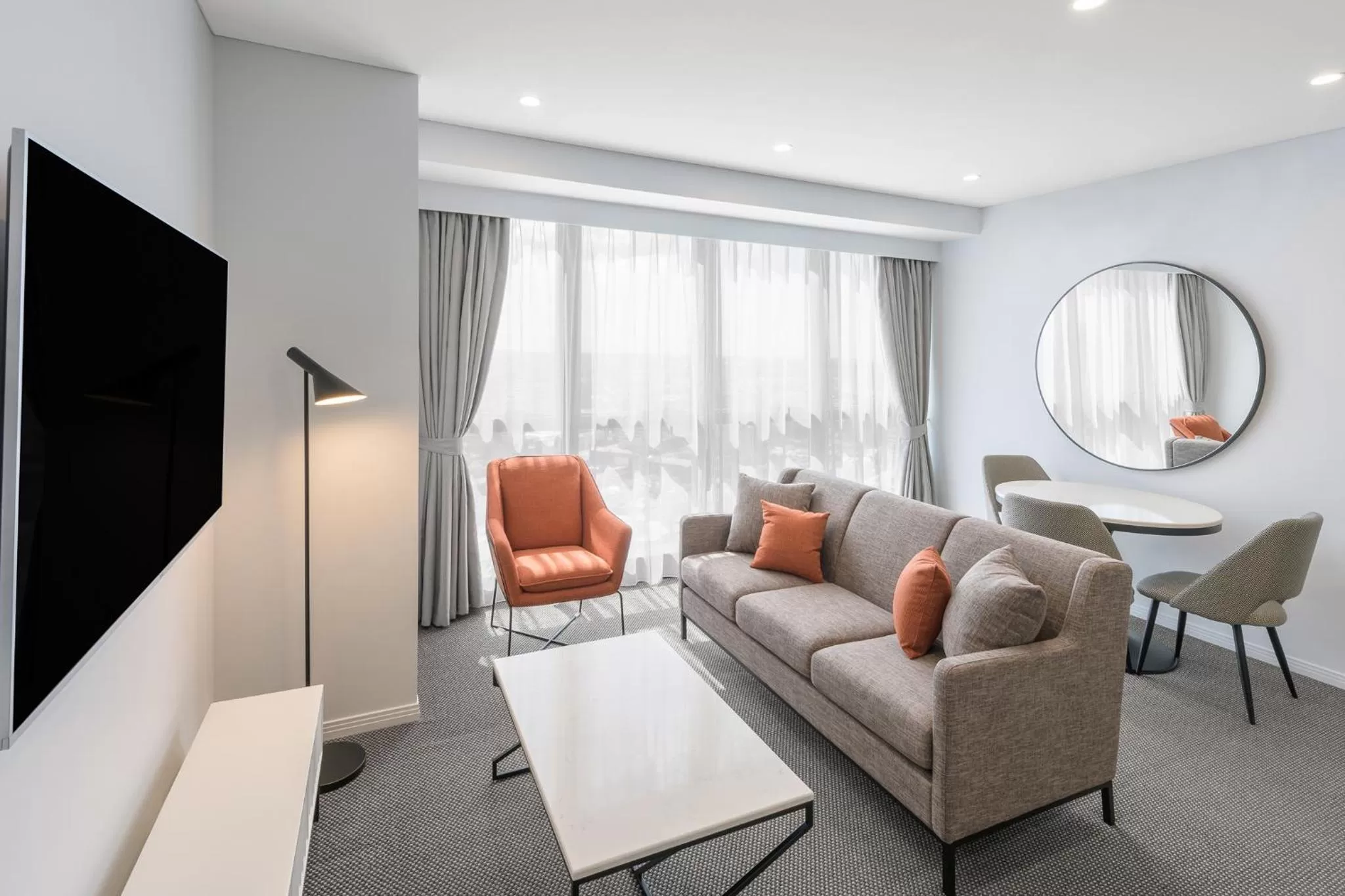 TV and multimedia in Meriton Suites Adelaide Street, Brisbane