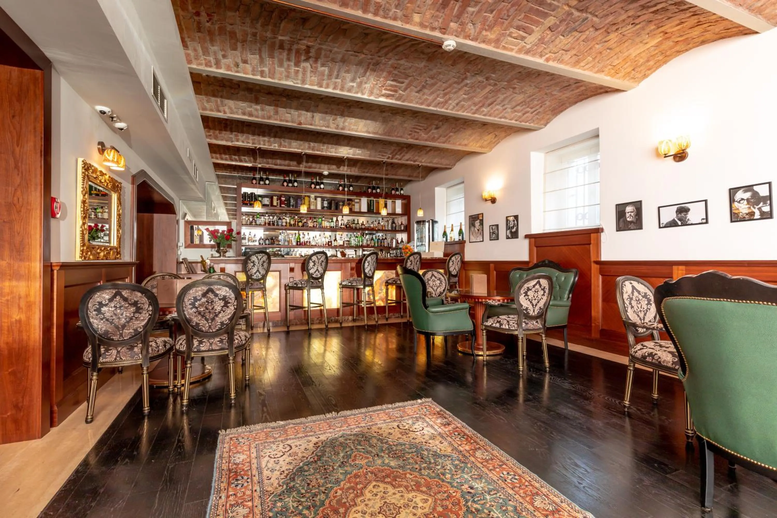 Lounge or bar in Hotel Le Premier