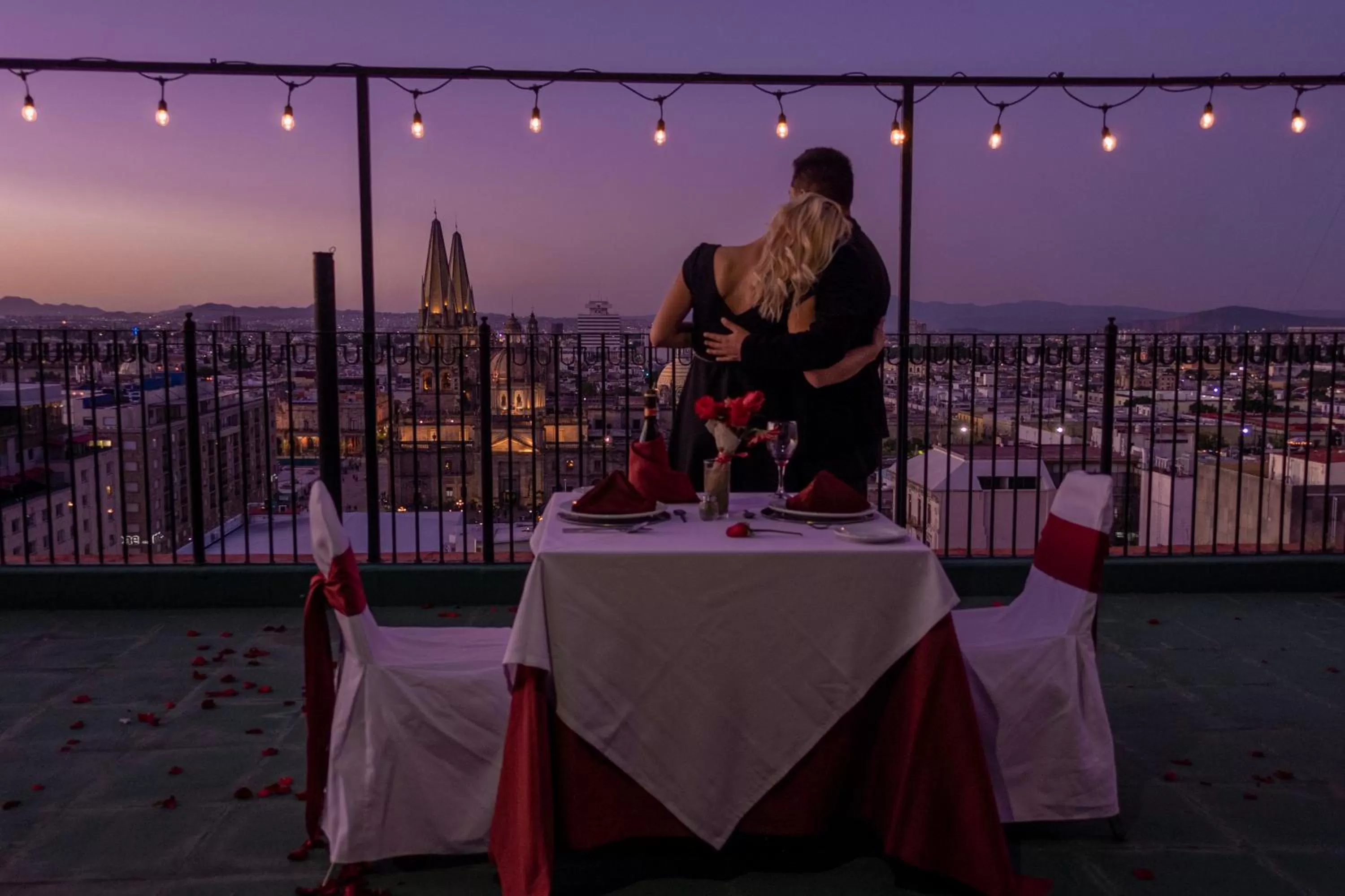 Property building in Hotel Fenix